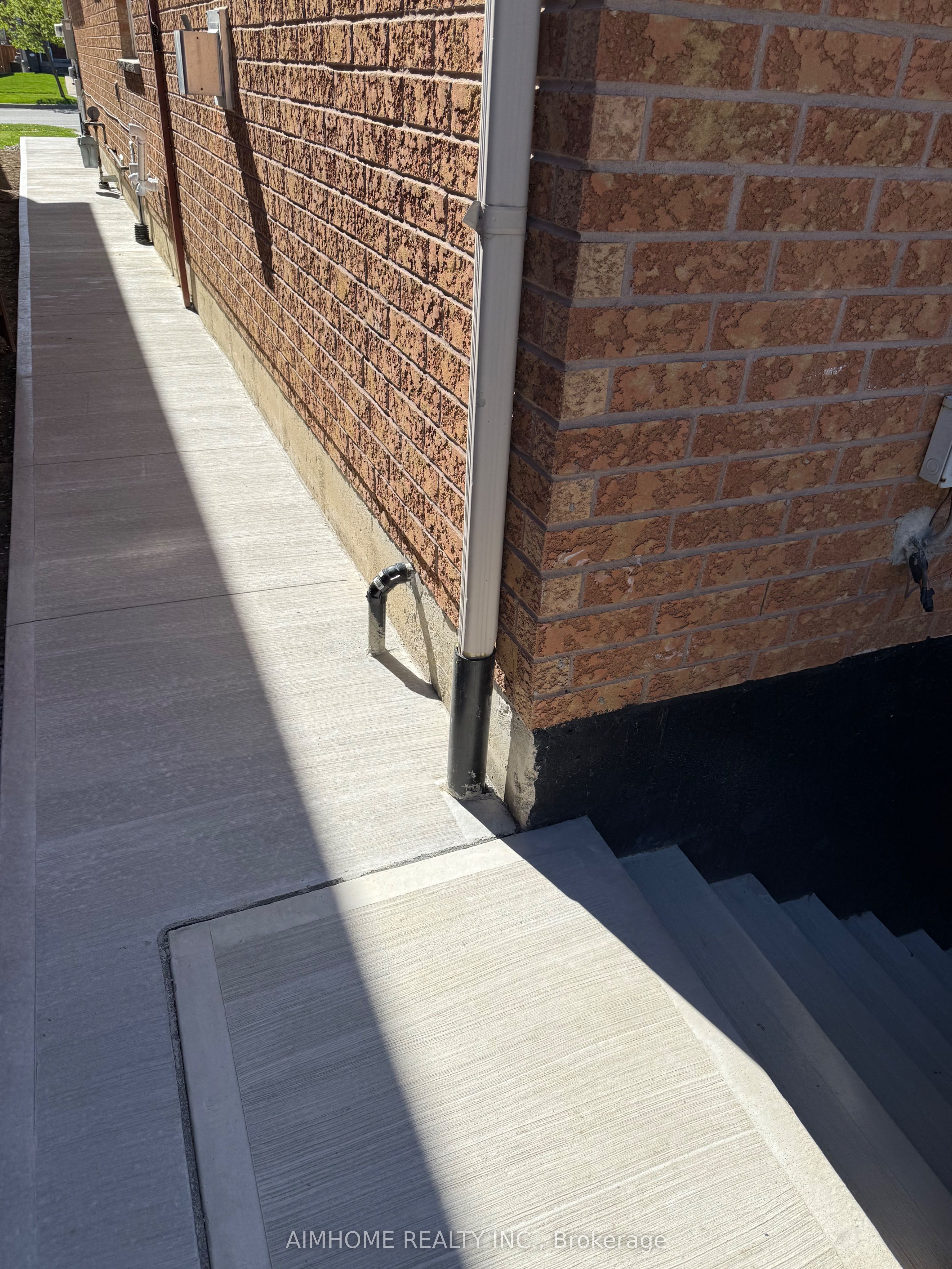 #lower - 87 Nahani Way Property Photo 3