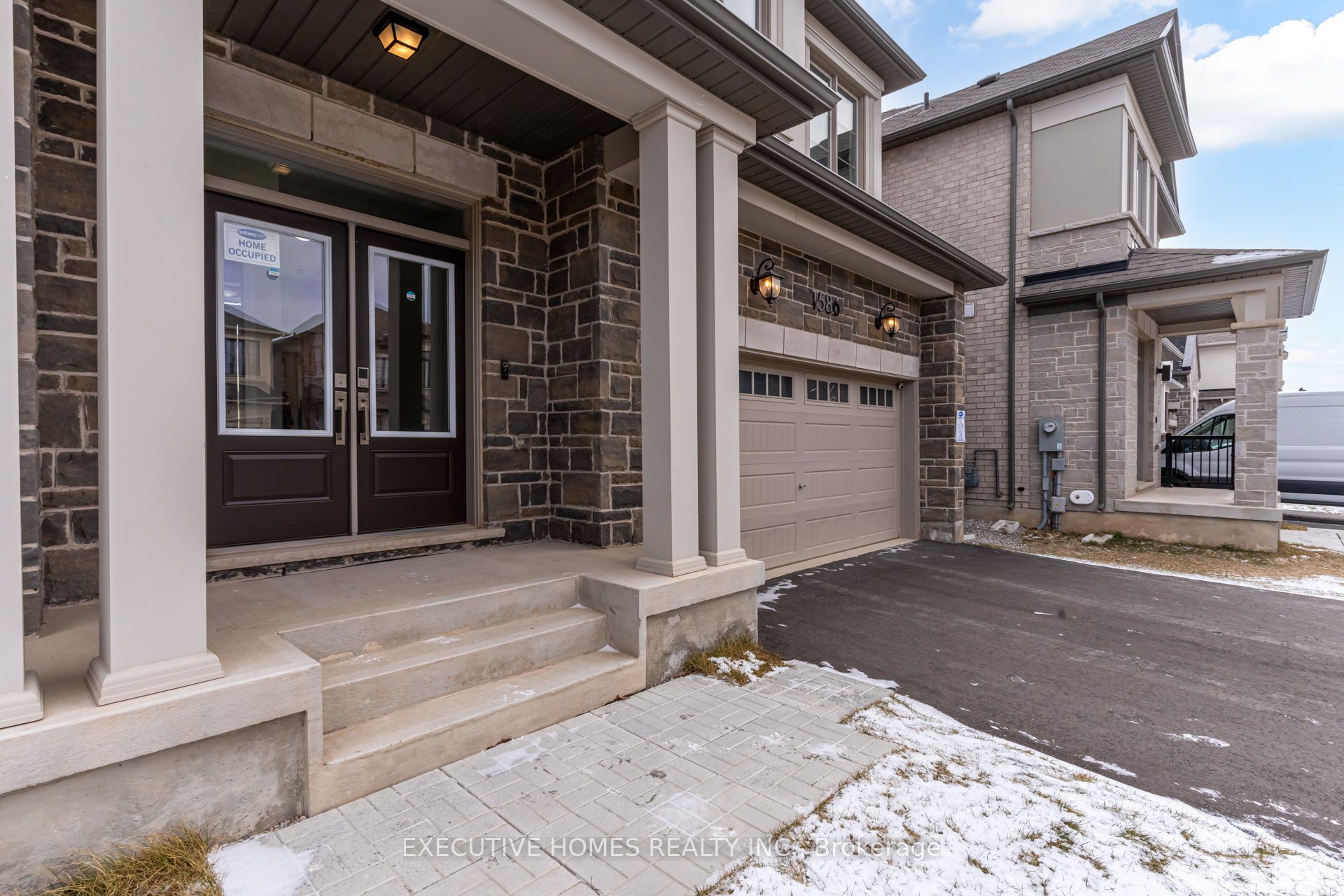 1586 Severn Drive Property Photo 3