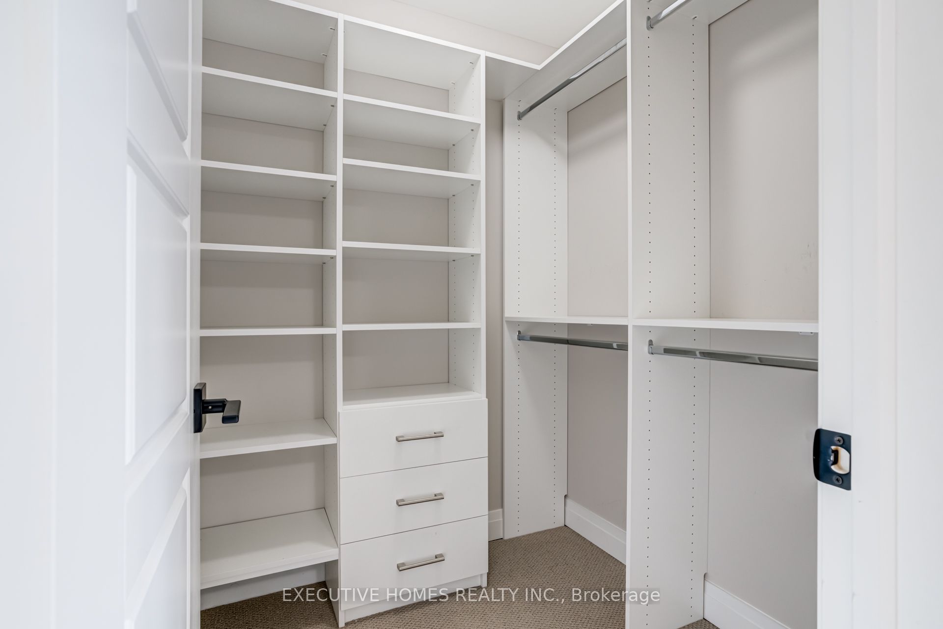 1586 Severn Drive Property Photo 24