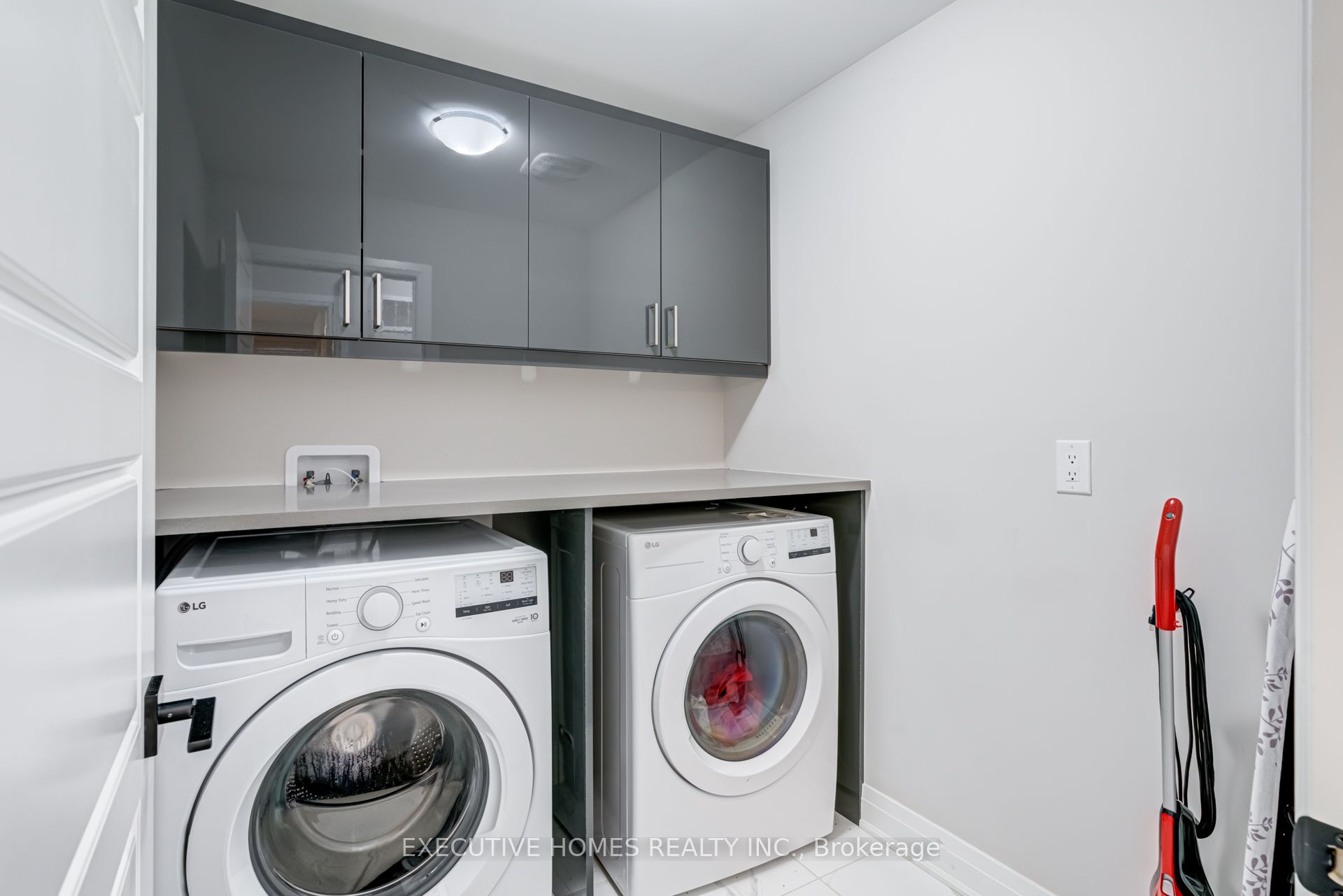 1586 Severn Drive Property Photo 33