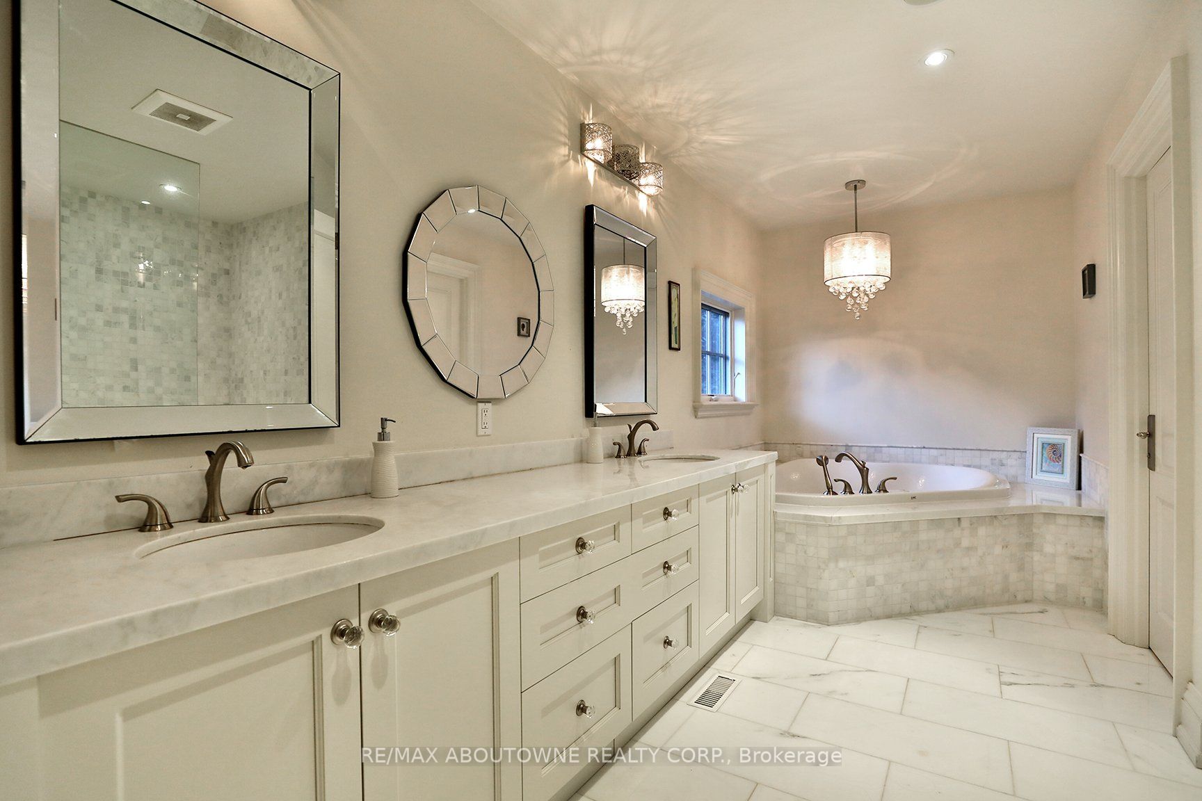 362 Cairncroft Road Property Photo 23