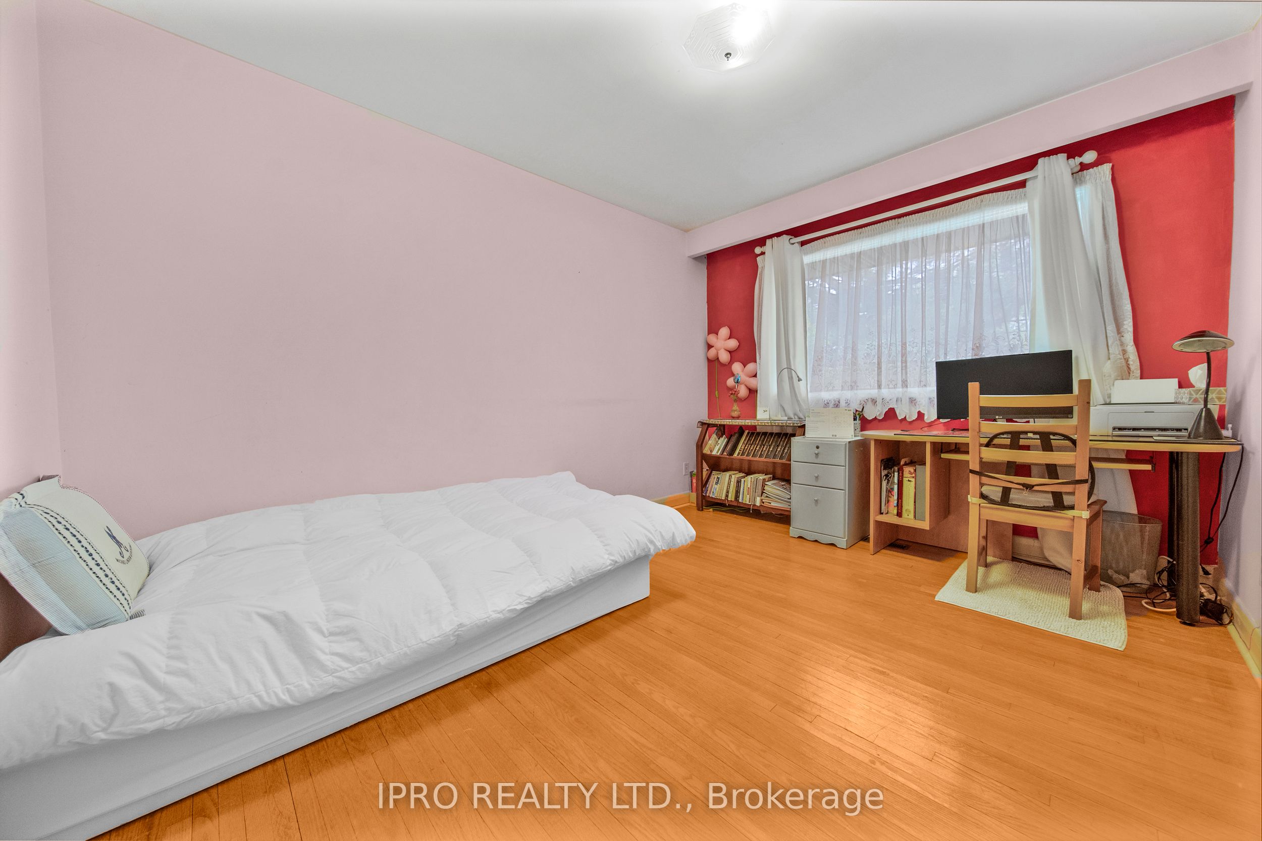 2 Aylesbury Road Property Photo 26