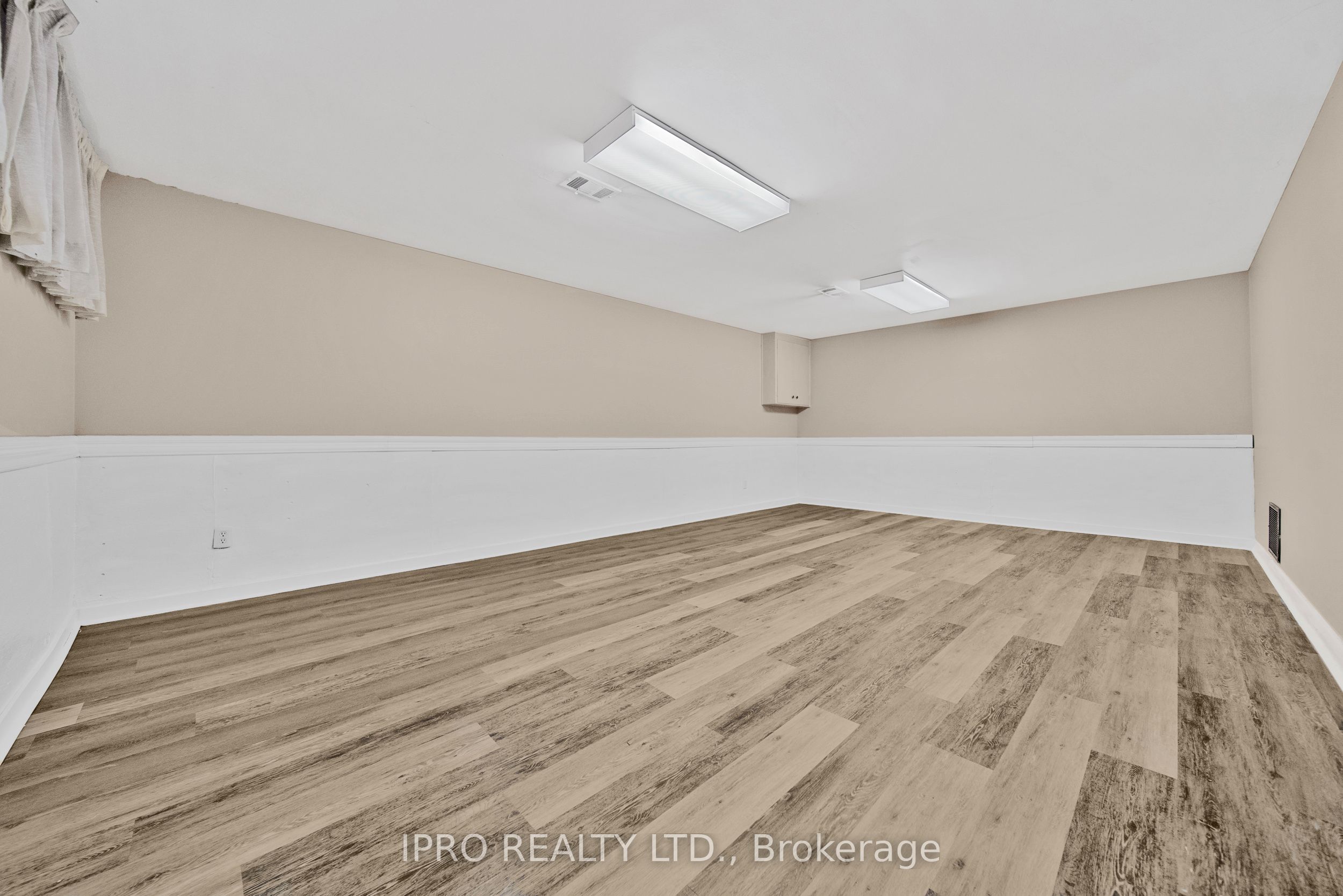 2 Aylesbury Road Property Photo 39