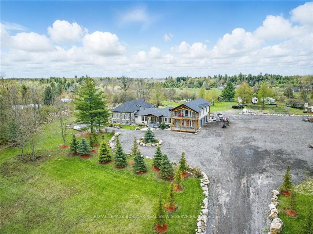 9256 First Line Property Photo 1