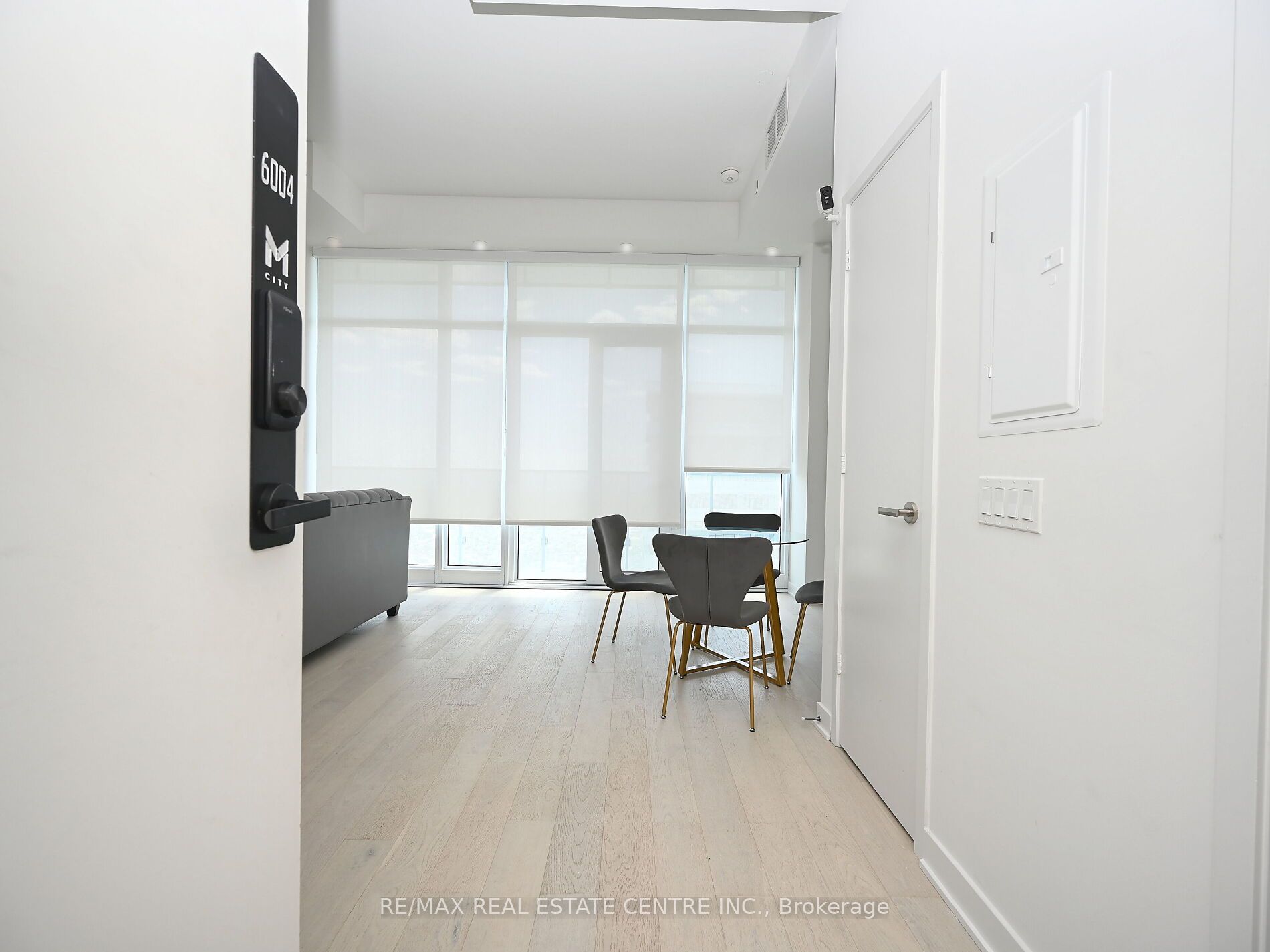 #6004 - 3900 Confederation Parkway Property Photo 5
