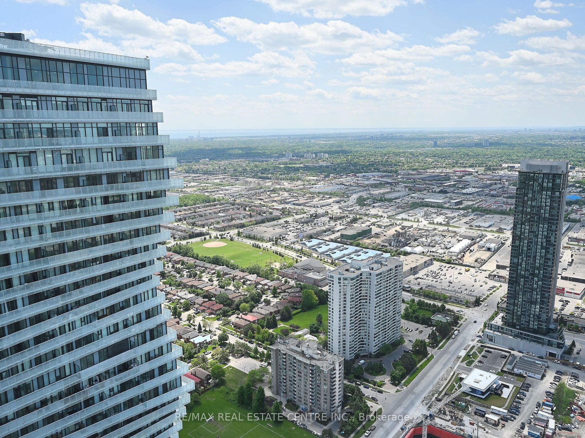 #6004 - 3900 Confederation Parkway Property Photo 17