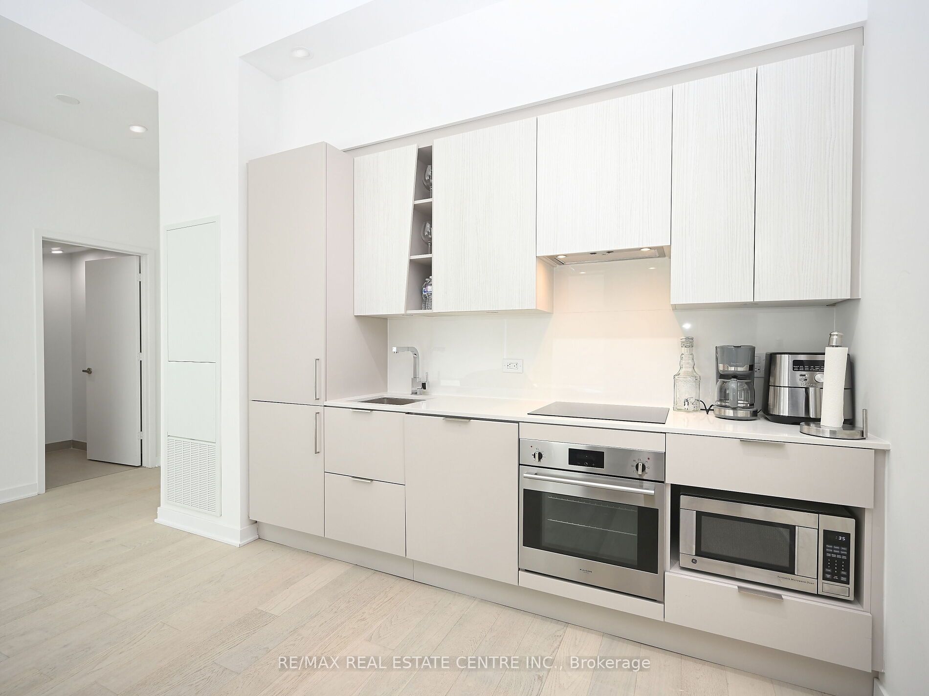 #6004 - 3900 Confederation Parkway Property Photo 19