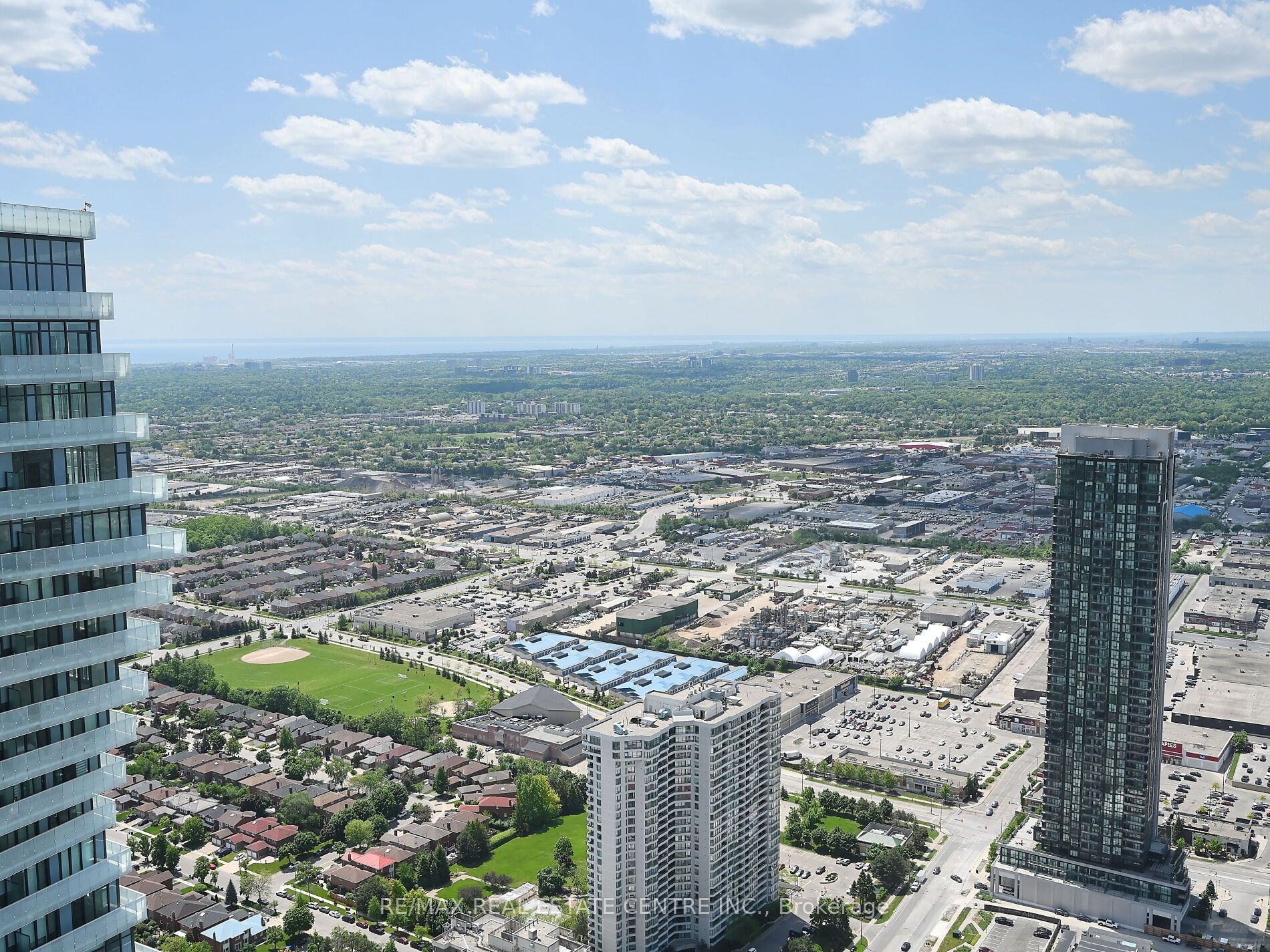 #6004 - 3900 Confederation Parkway Property Photo 28