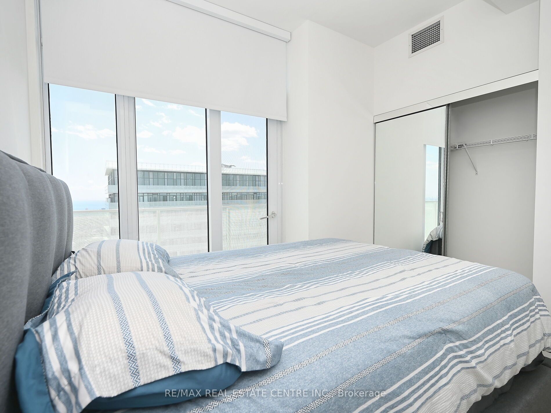 #6004 - 3900 Confederation Parkway Property Photo 31