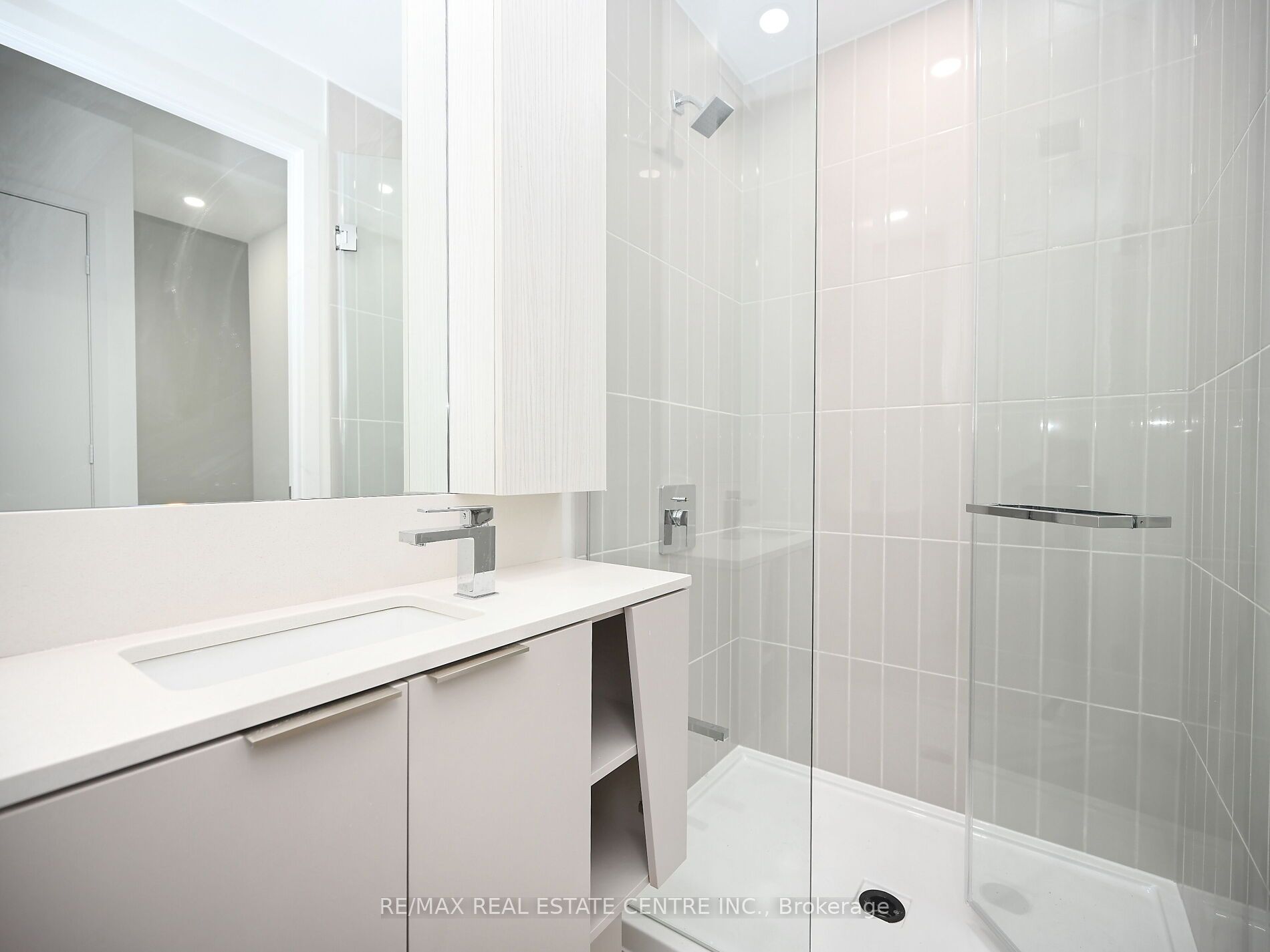 #6004 - 3900 Confederation Parkway Property Photo 33