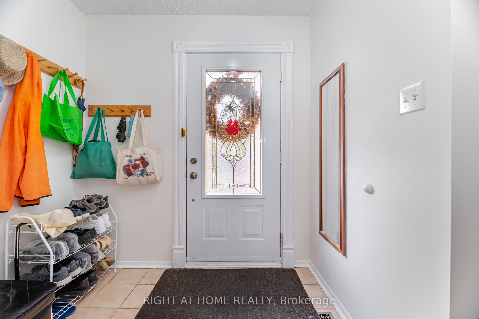5253 Palomar Crescent Property Photo 4