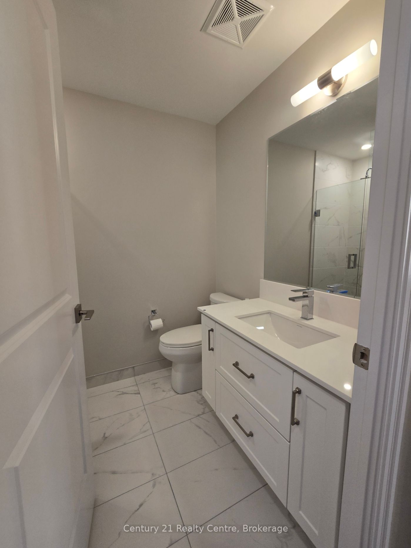#2002 - 30 Elm Drive Property Photo 15