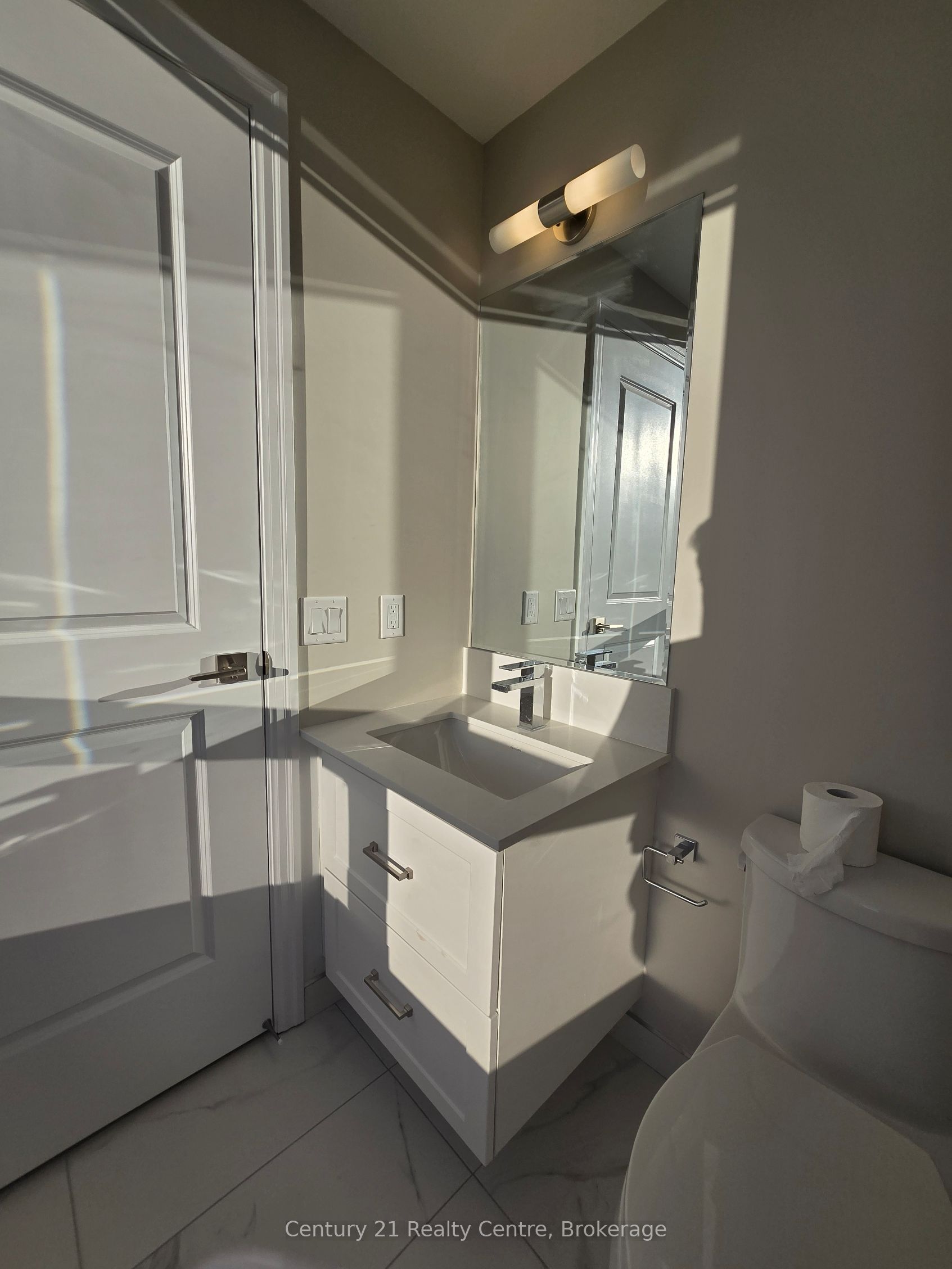 #2002 - 30 Elm Drive Property Photo 18