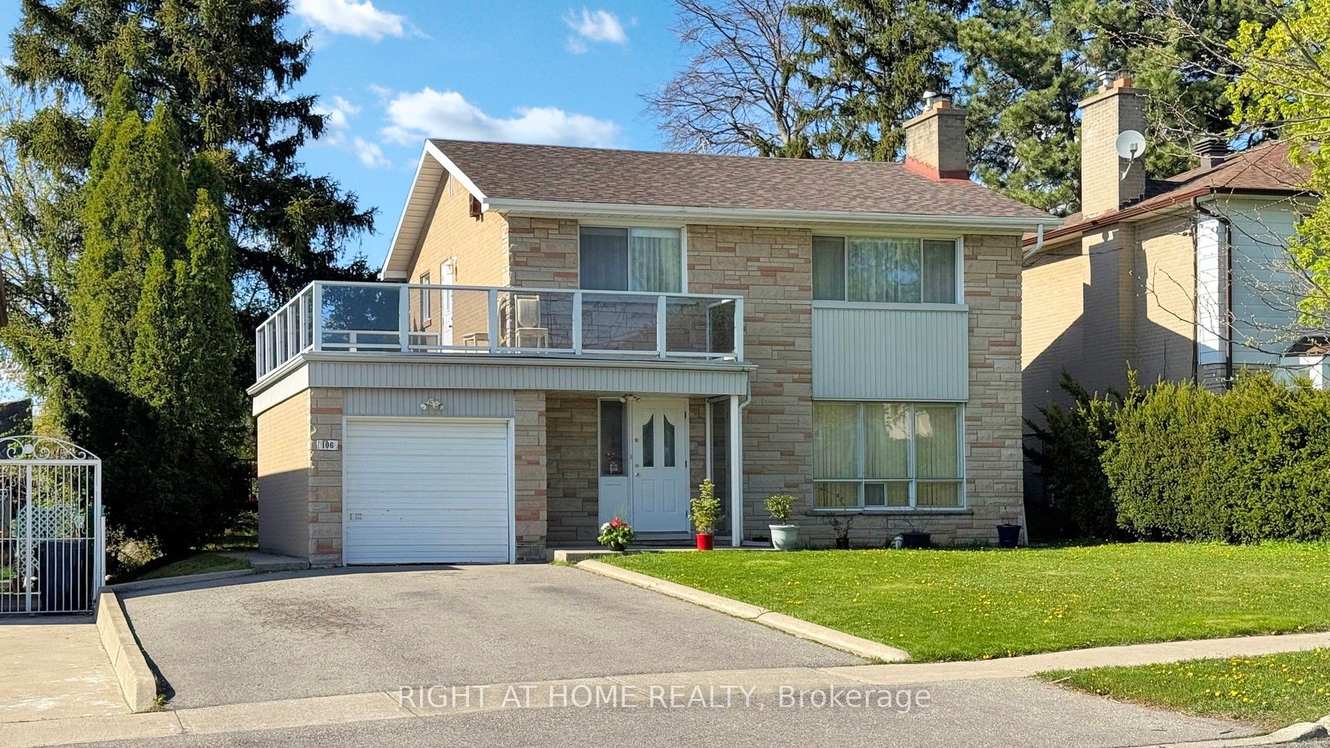 106 Grandravine Drive Property Photo 2