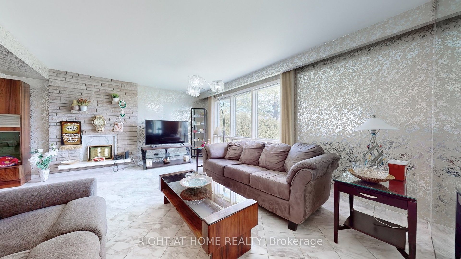 106 Grandravine Drive Property Photo 3