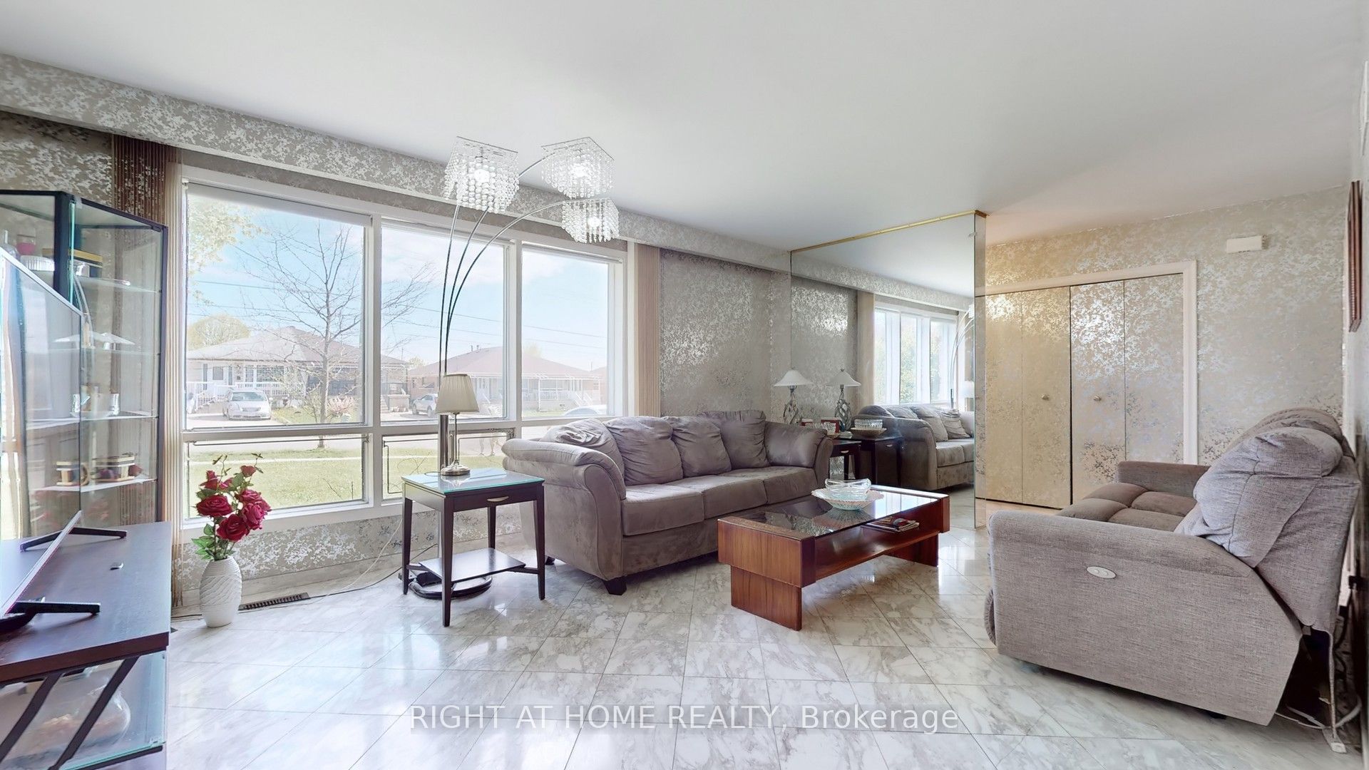106 Grandravine Drive Property Photo 4