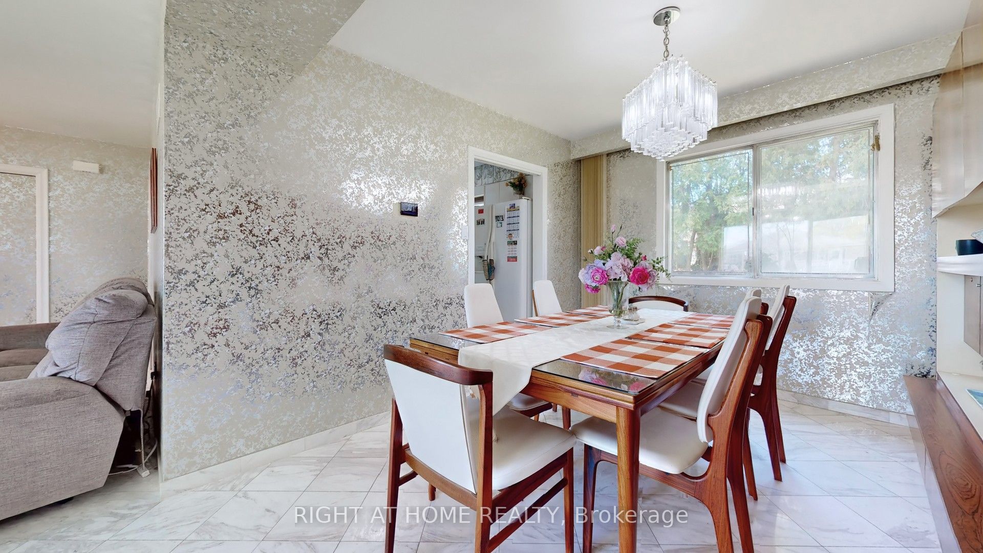 106 Grandravine Drive Property Photo 8