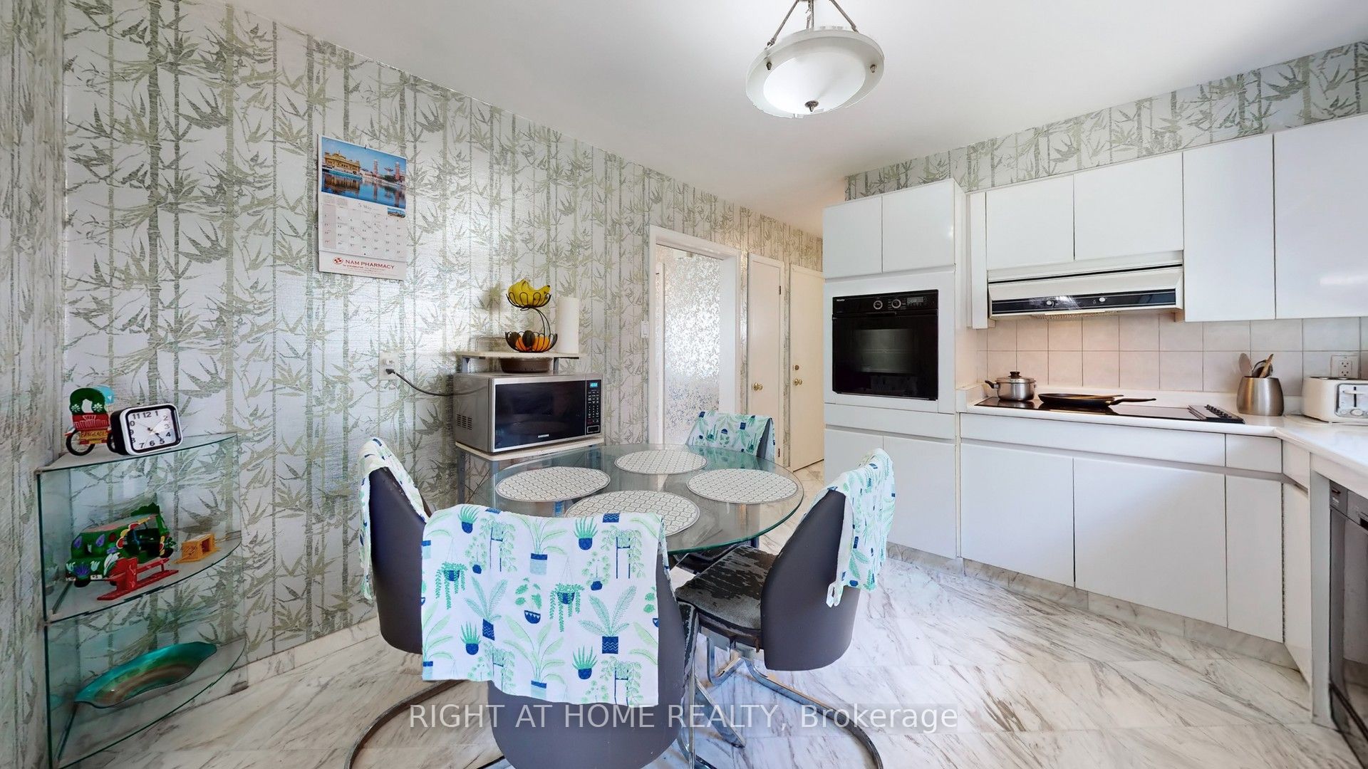 106 Grandravine Drive Property Photo 12