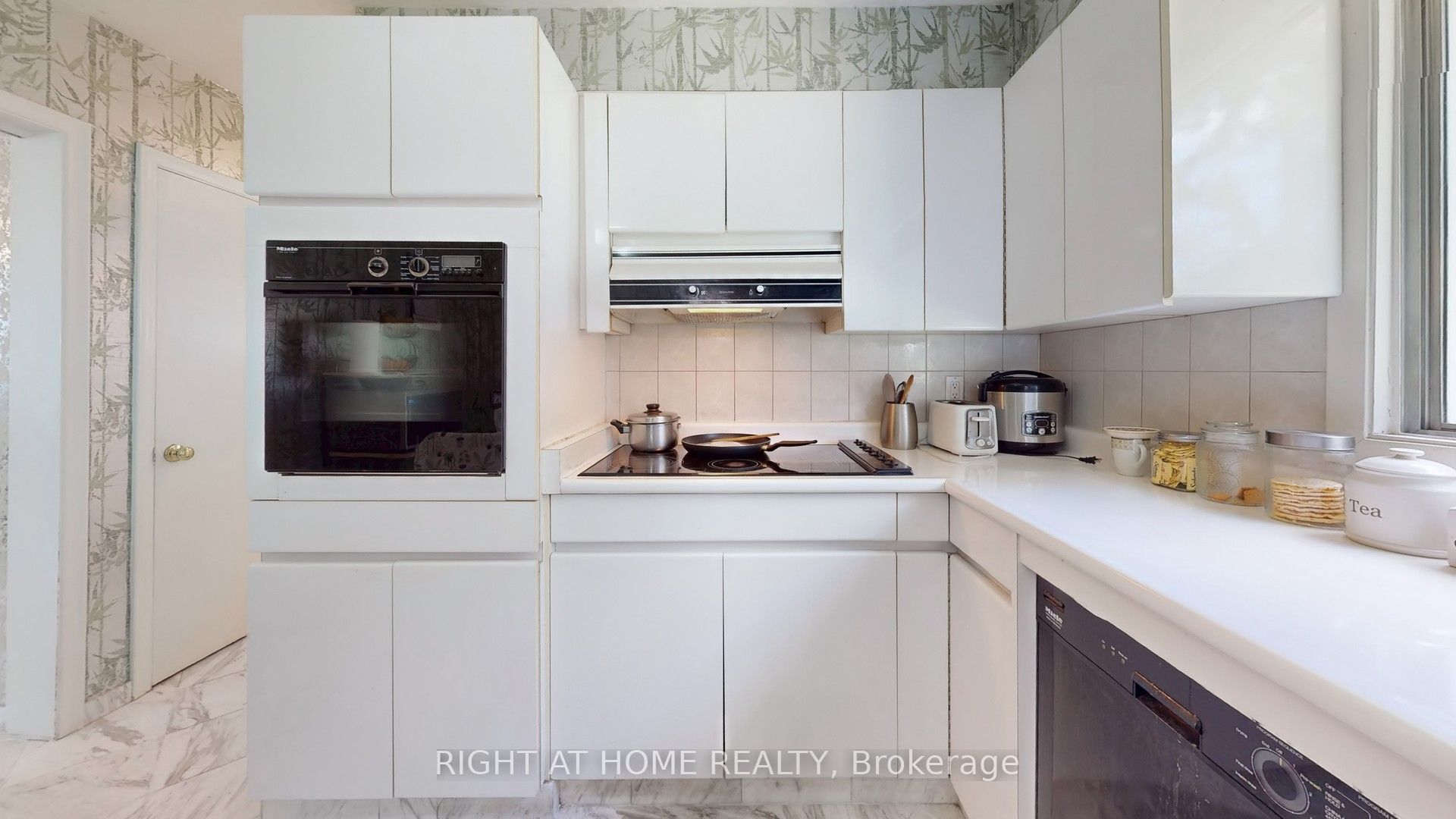 106 Grandravine Drive Property Photo 13
