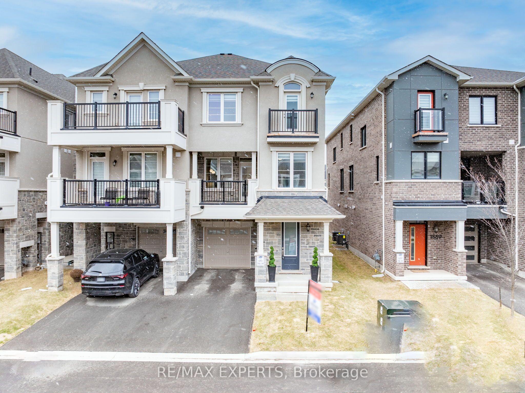 1573 Moira Crescent Property Photo 1