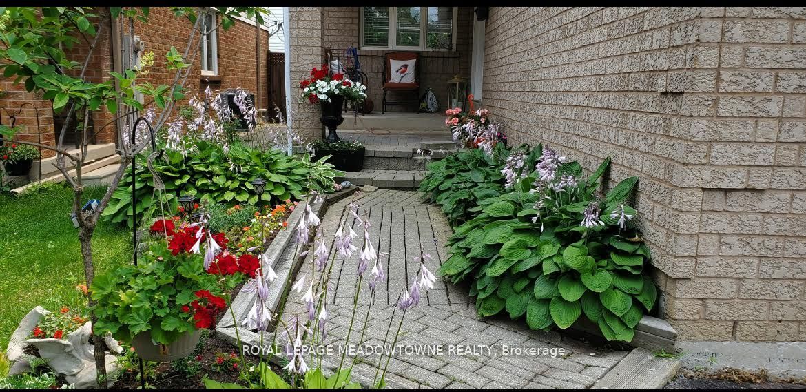 73 Townley Cres Property Photo 2