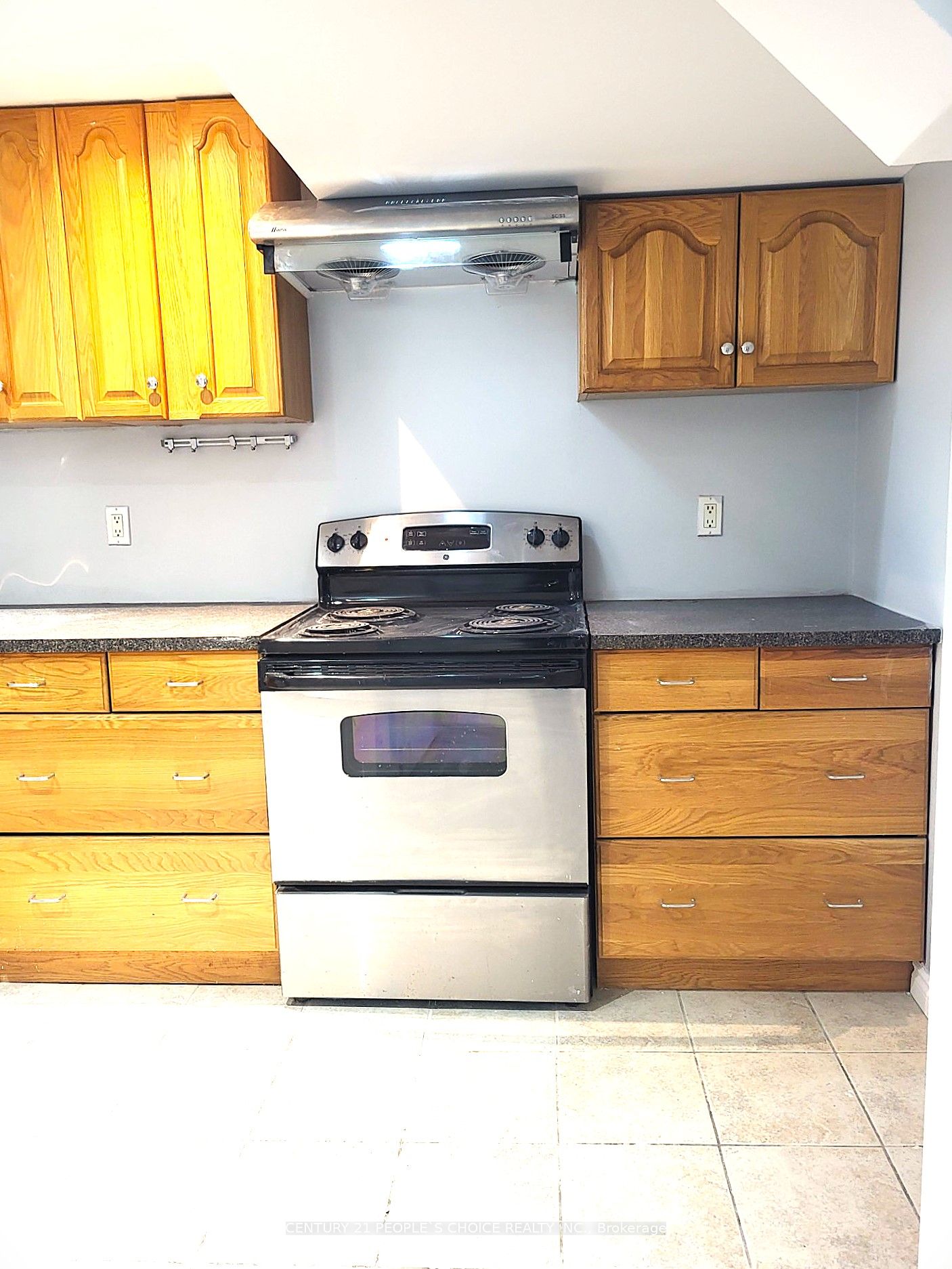 #(walkout Unit) - 2638 Sherhill Drive Property Photo 3