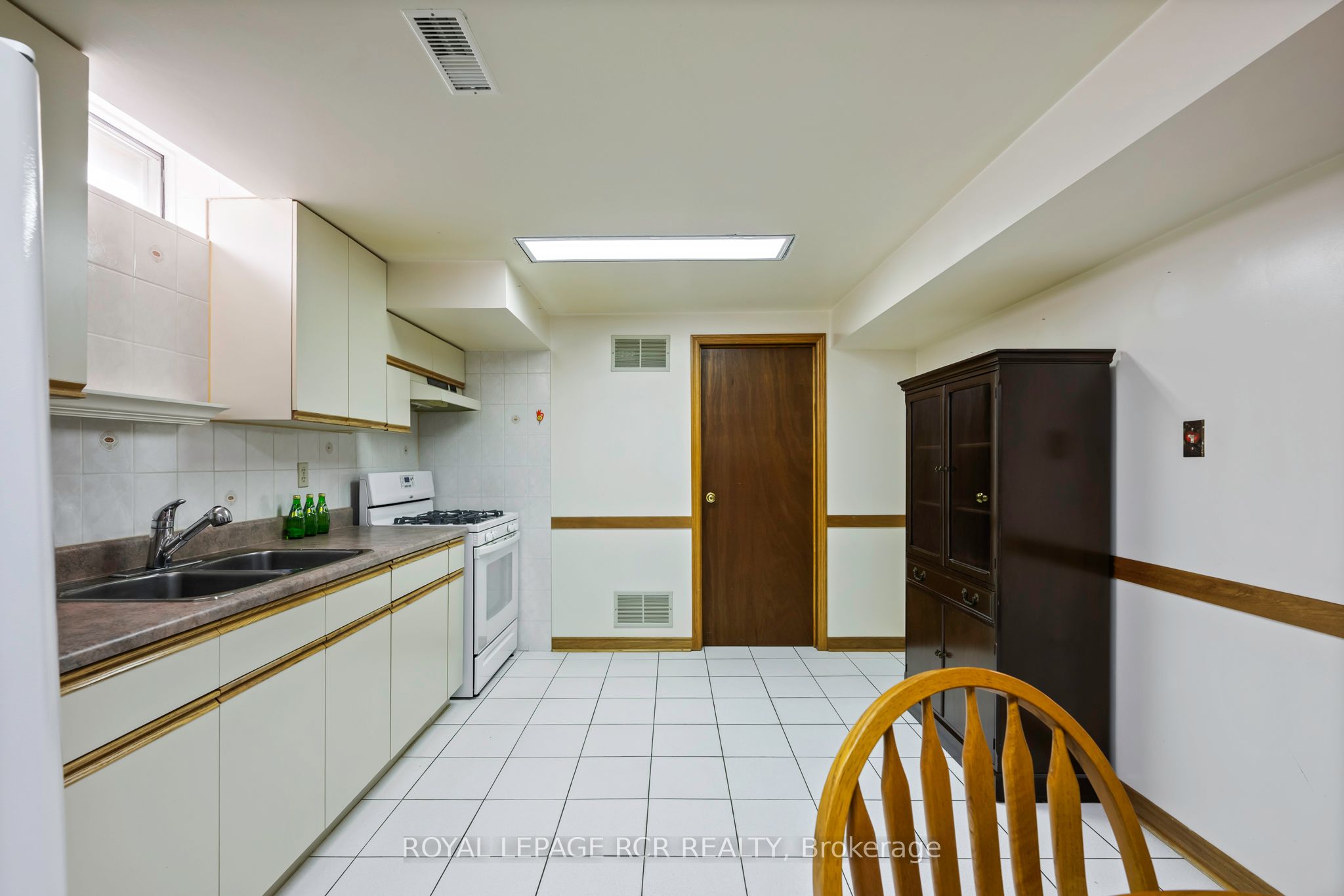 243 Beechfield Crescent Property Photo 31