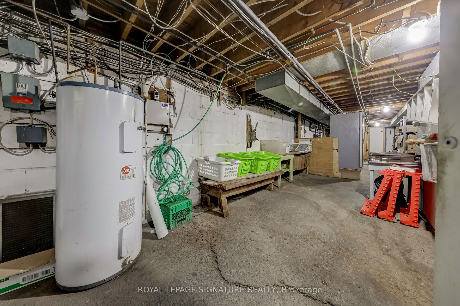 2865 Keele Street Property Photo 12