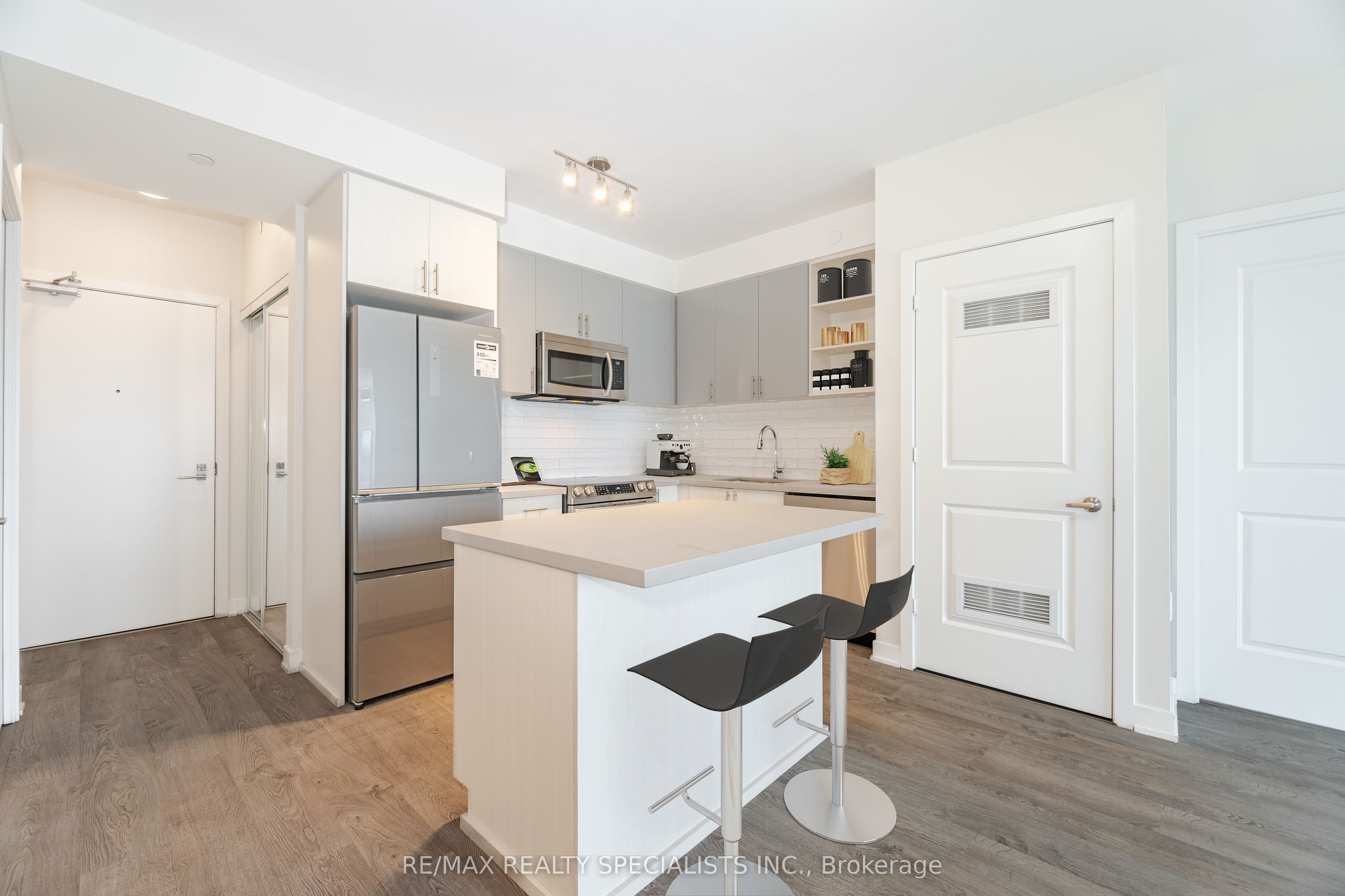 4677 Glen Erin Dr Property Photo 1