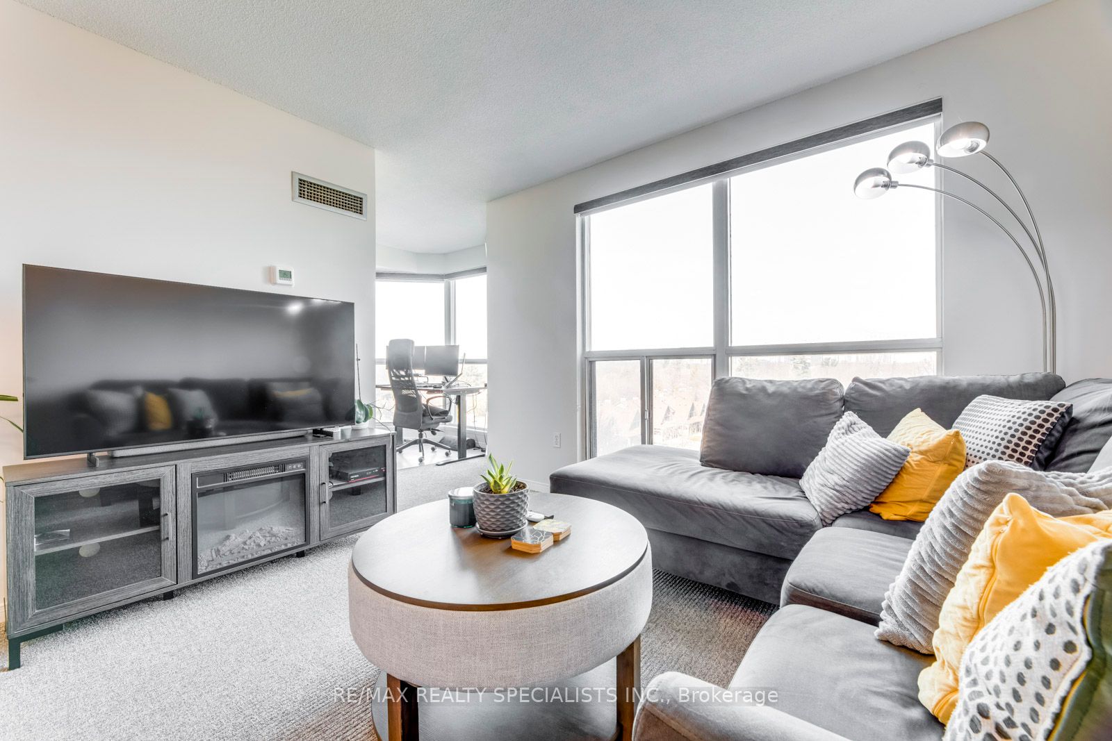 #705 - 2177 Burnhamthorpe Road Property Photo 10