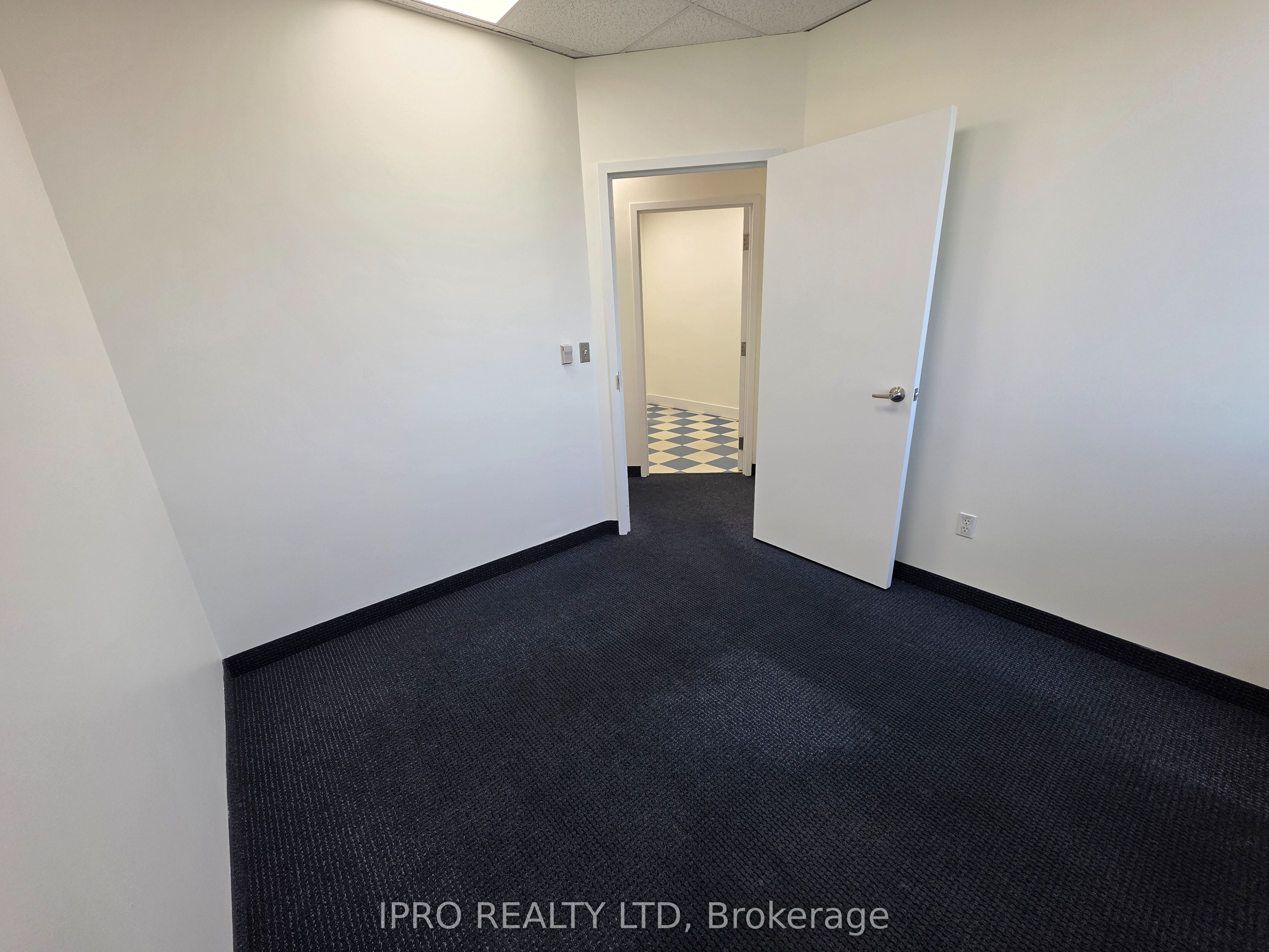 #307 - 2250 Bovaird Drive Property Photo 4