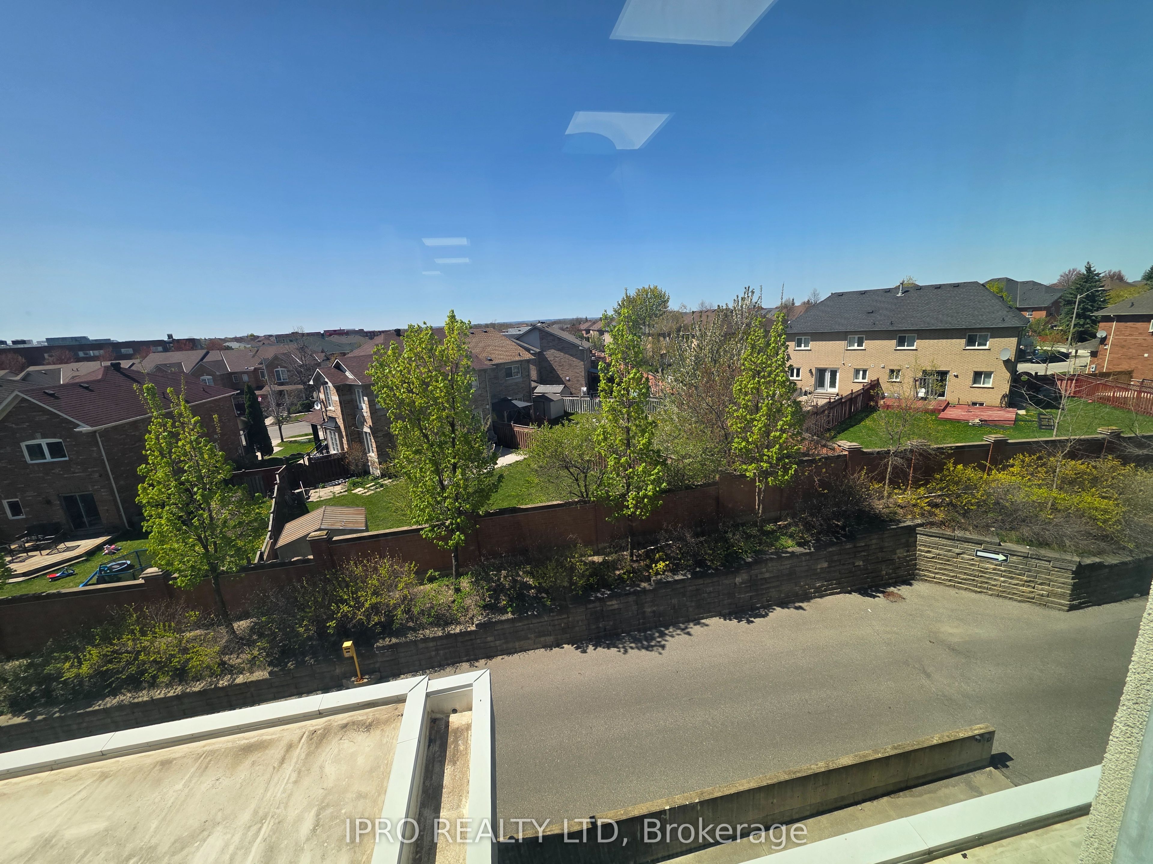 #307 - 2250 Bovaird Drive Property Photo 5