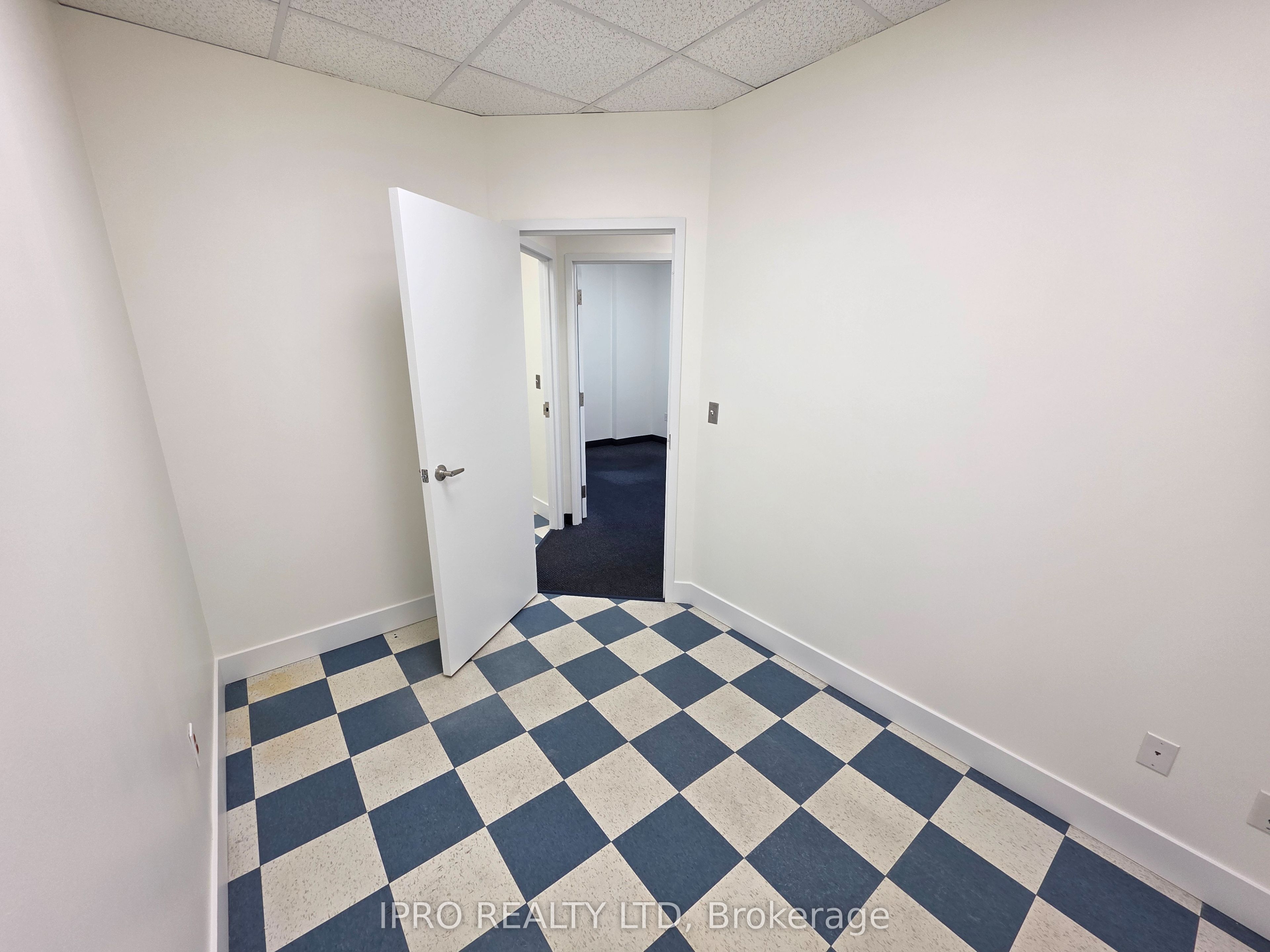 #307 - 2250 Bovaird Drive Property Photo 8
