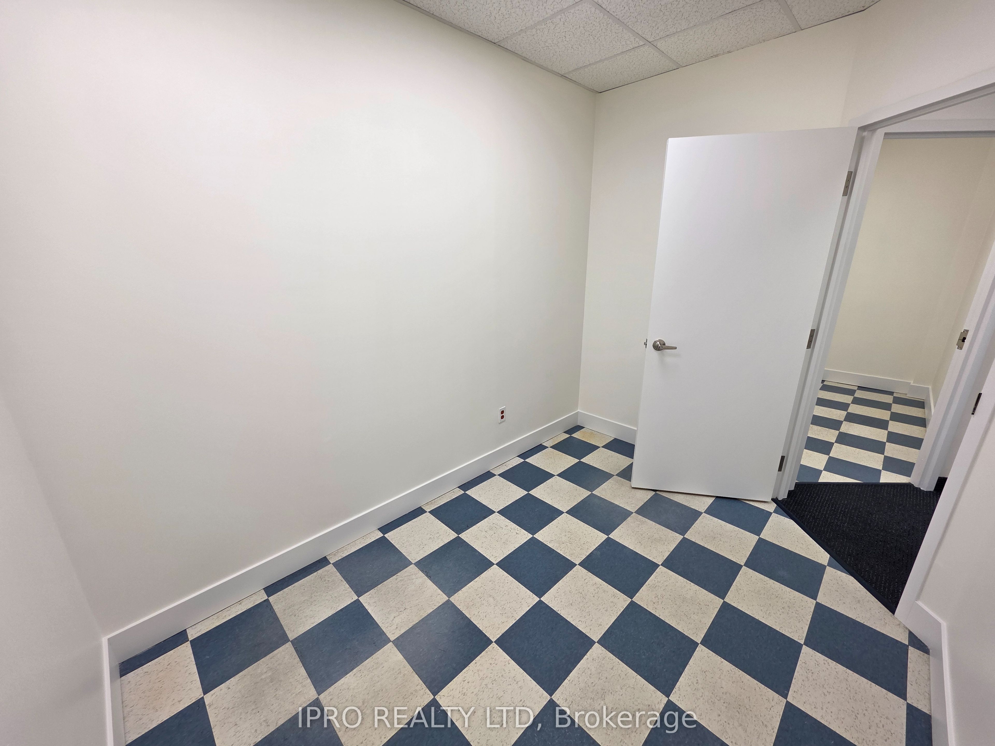 #307 - 2250 Bovaird Drive Property Photo 9