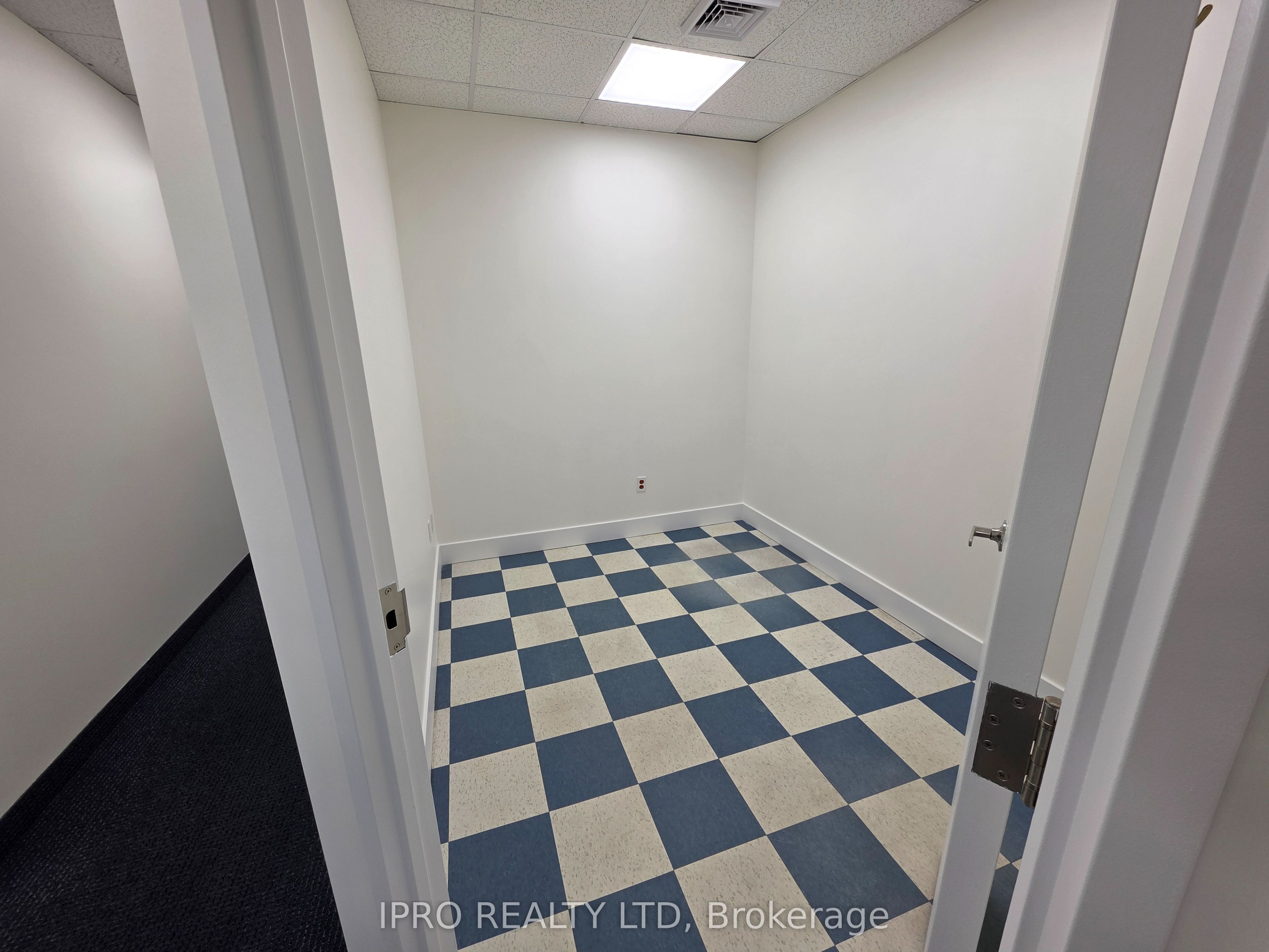 #307 - 2250 Bovaird Drive Property Photo 10