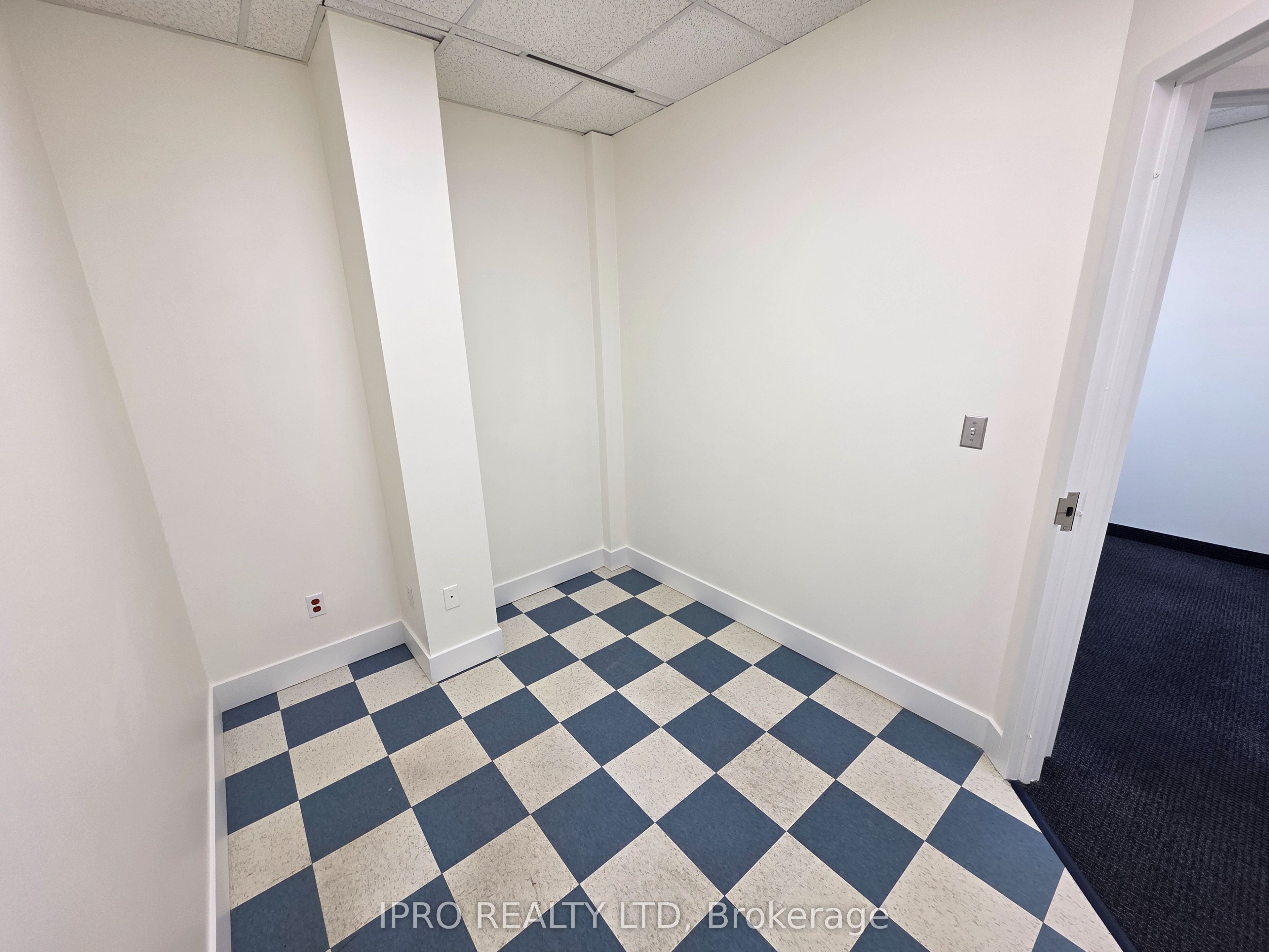 #307 - 2250 Bovaird Drive Property Photo 11