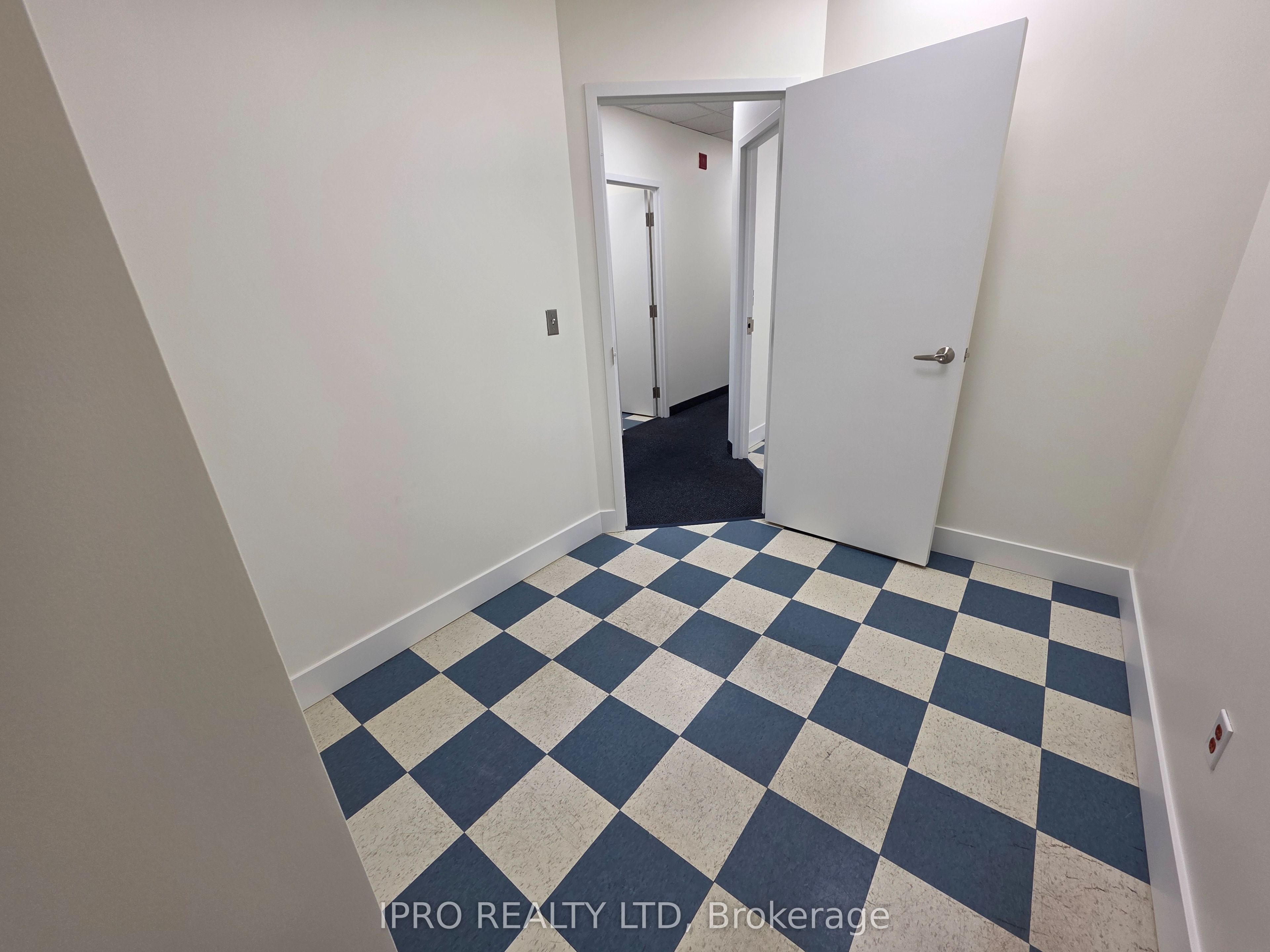 #307 - 2250 Bovaird Drive Property Photo 12