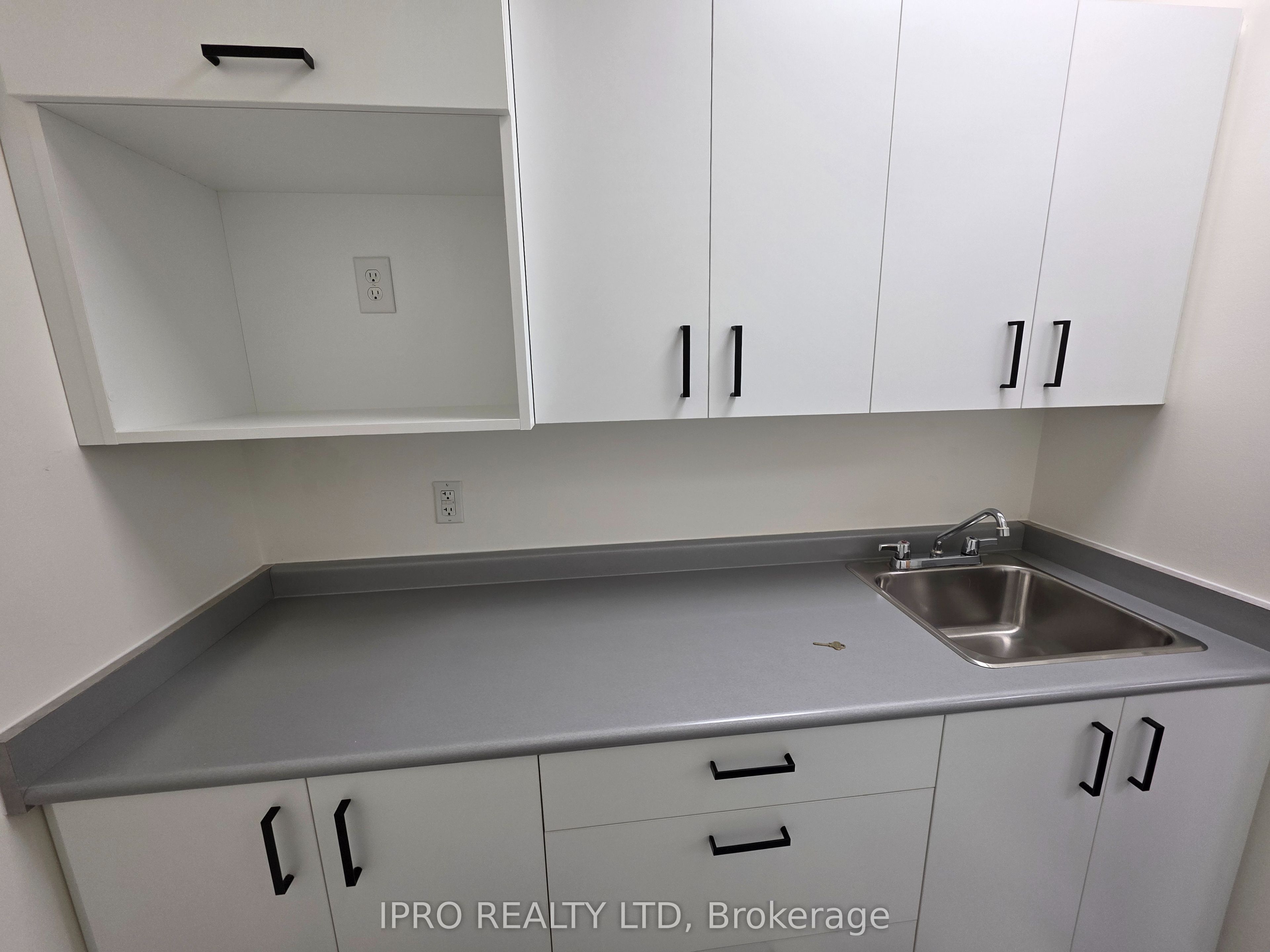 #307 - 2250 Bovaird Drive Property Photo 13