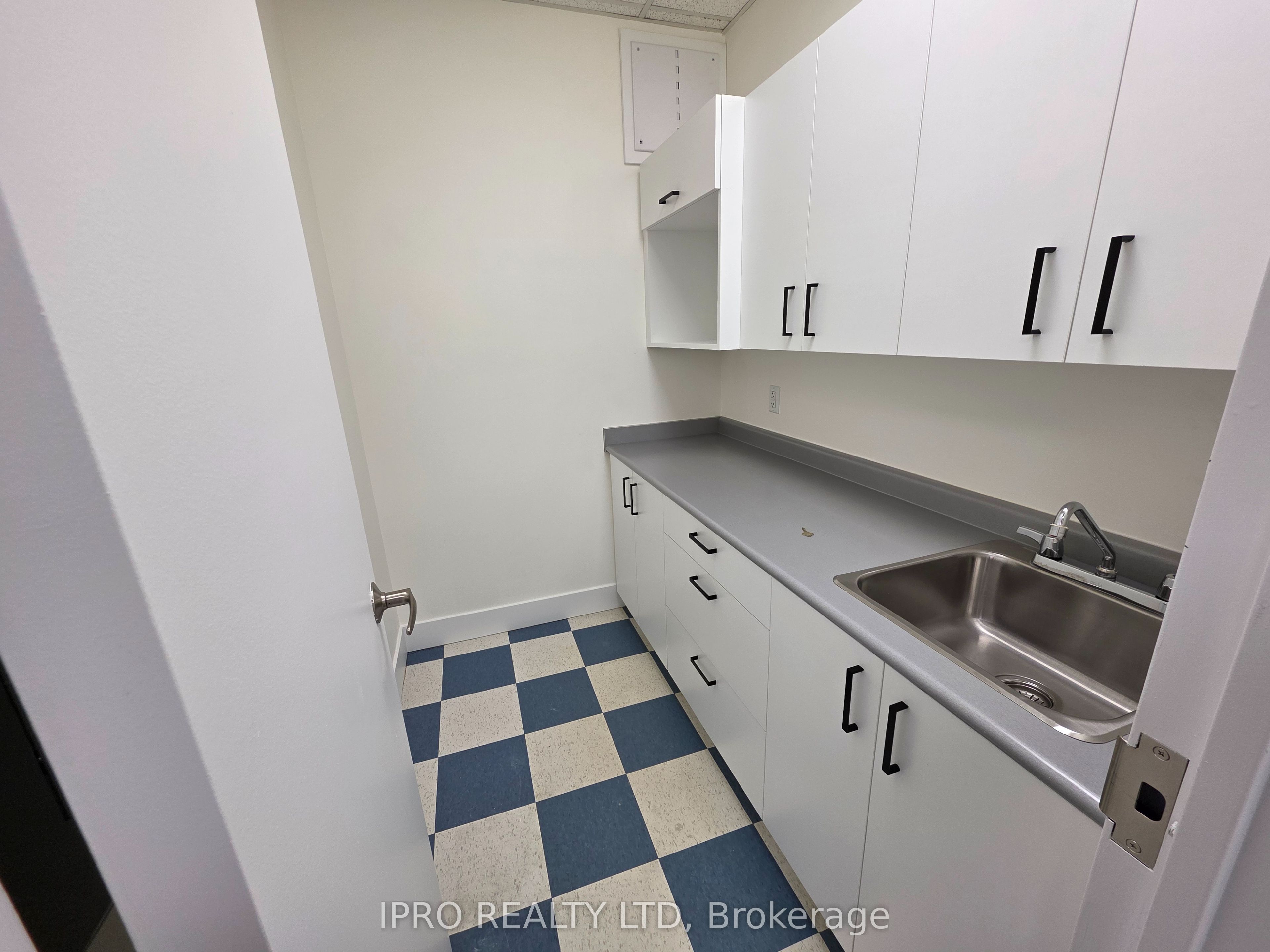#307 - 2250 Bovaird Drive Property Photo 20