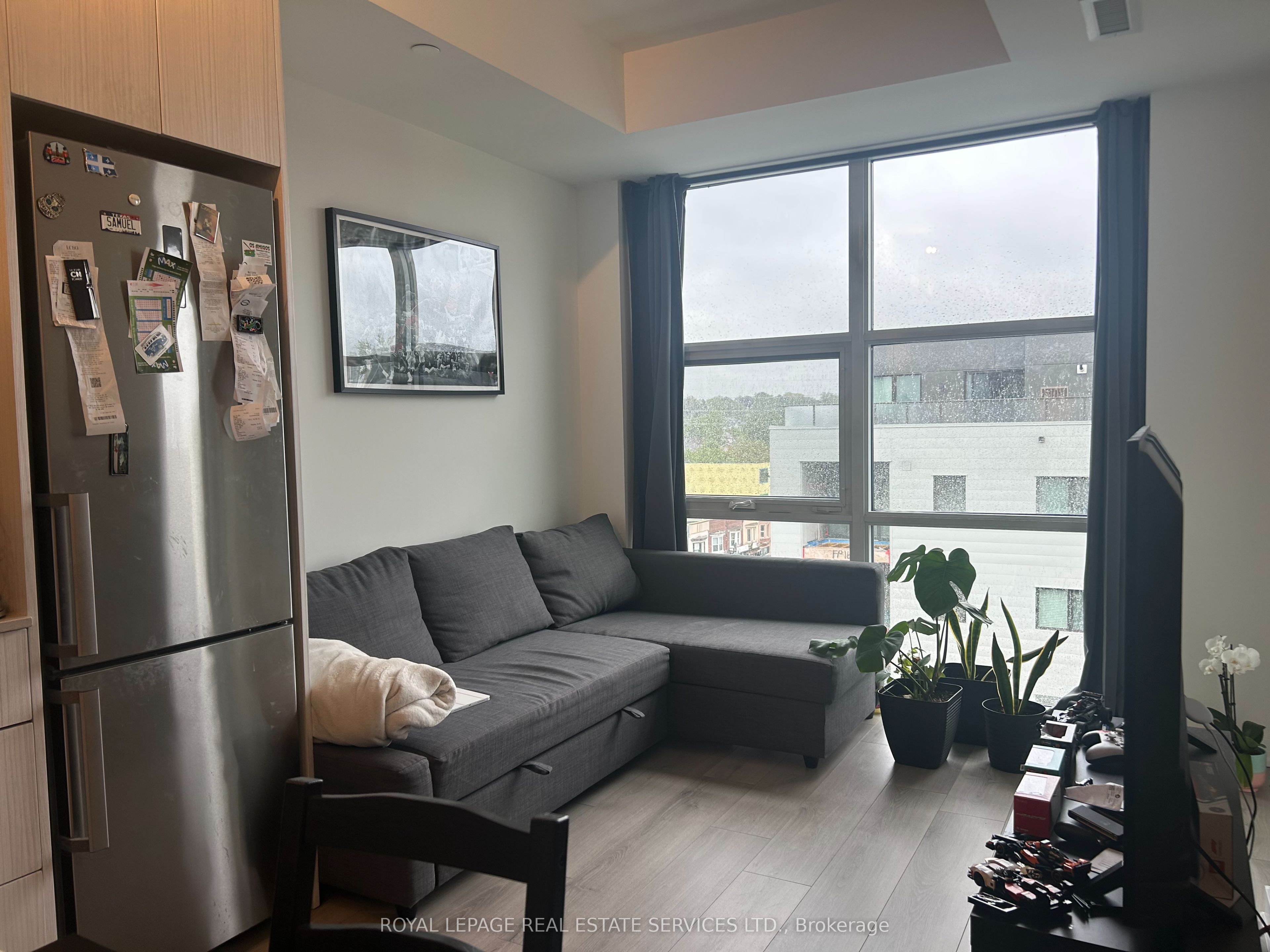 1787 St Clair Avenue W 621 Property Photo 2