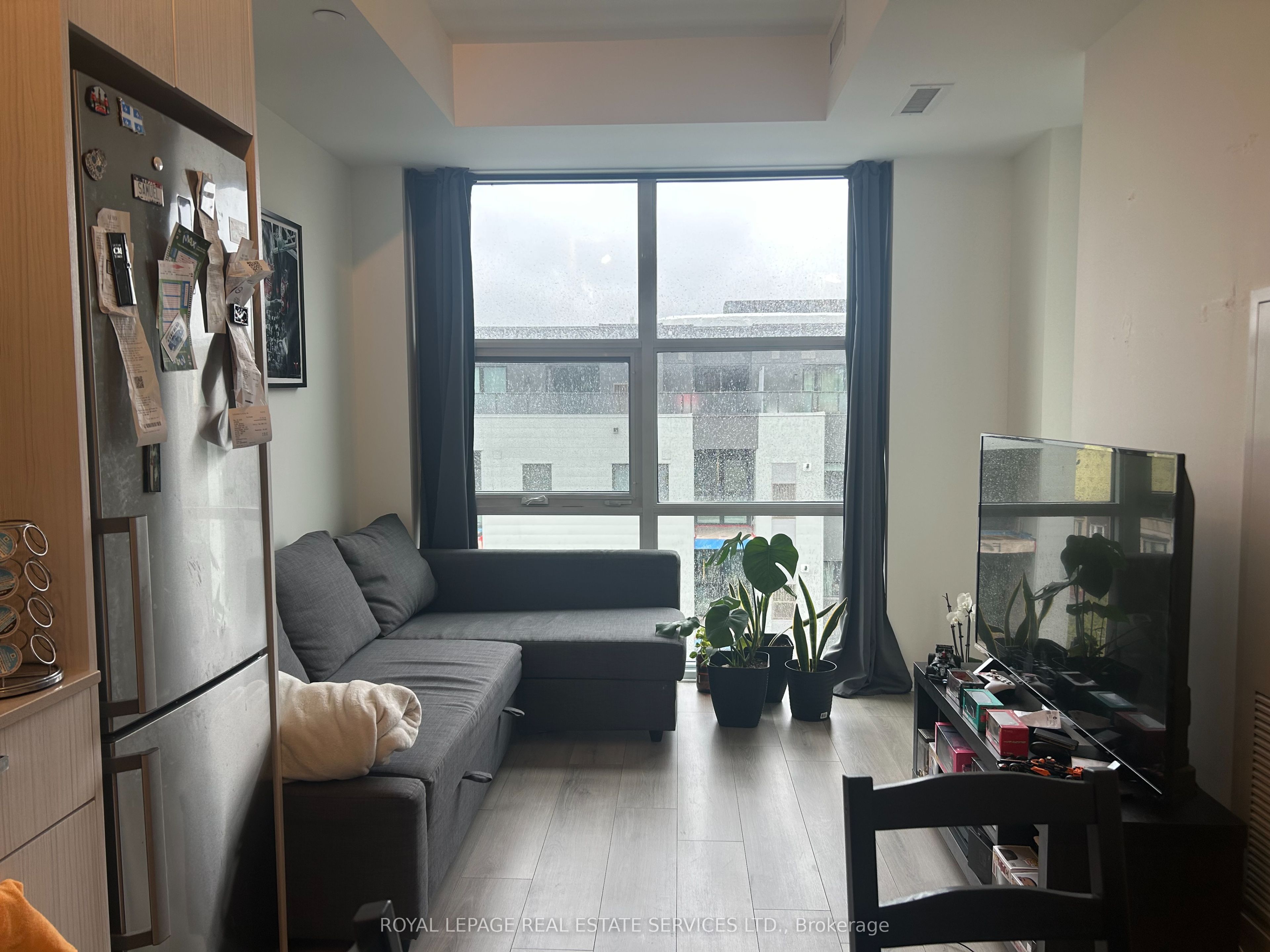 1787 St Clair Avenue W 621 Property Photo 3