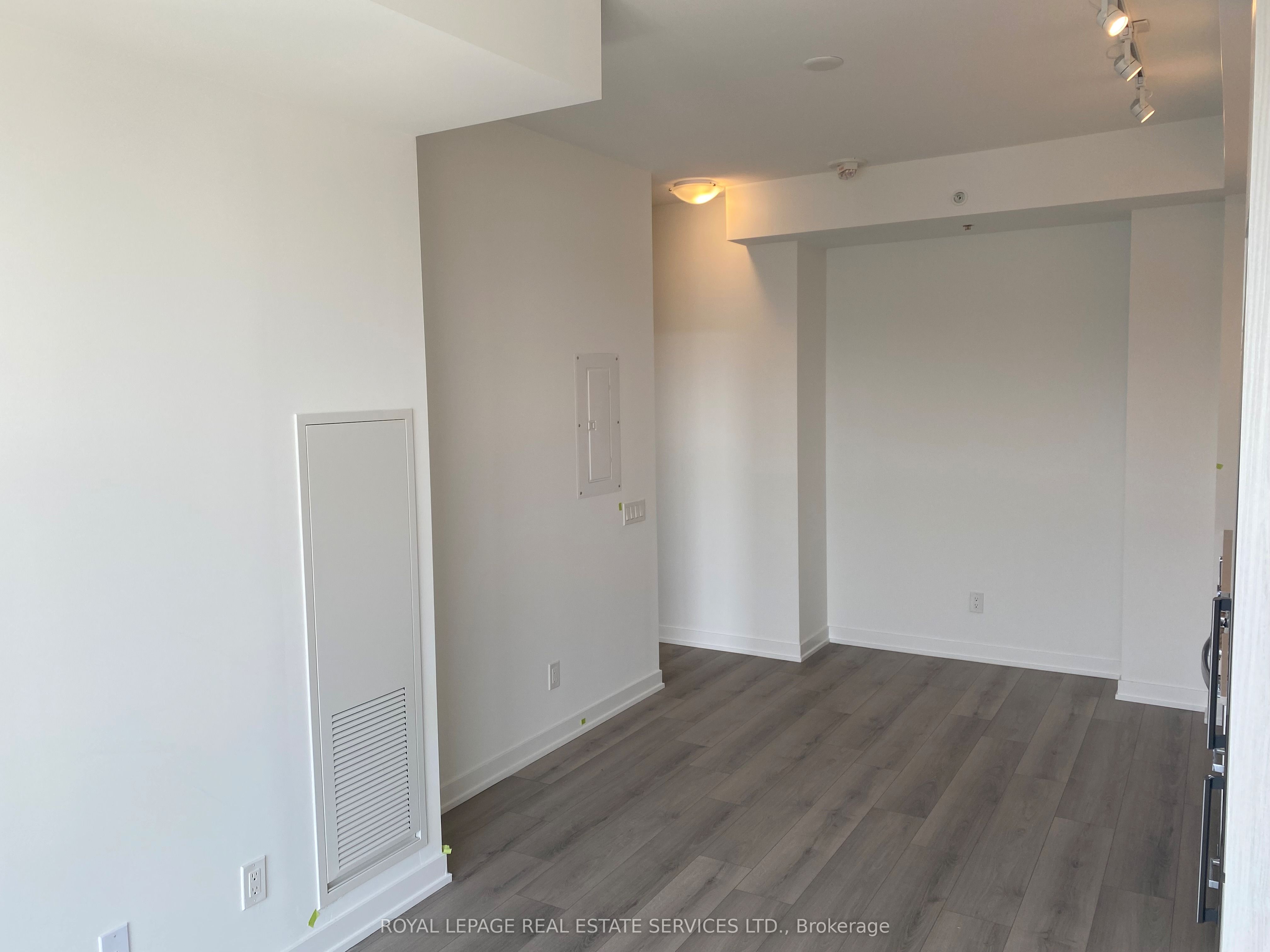 1787 St Clair Avenue W 621 Property Photo 7