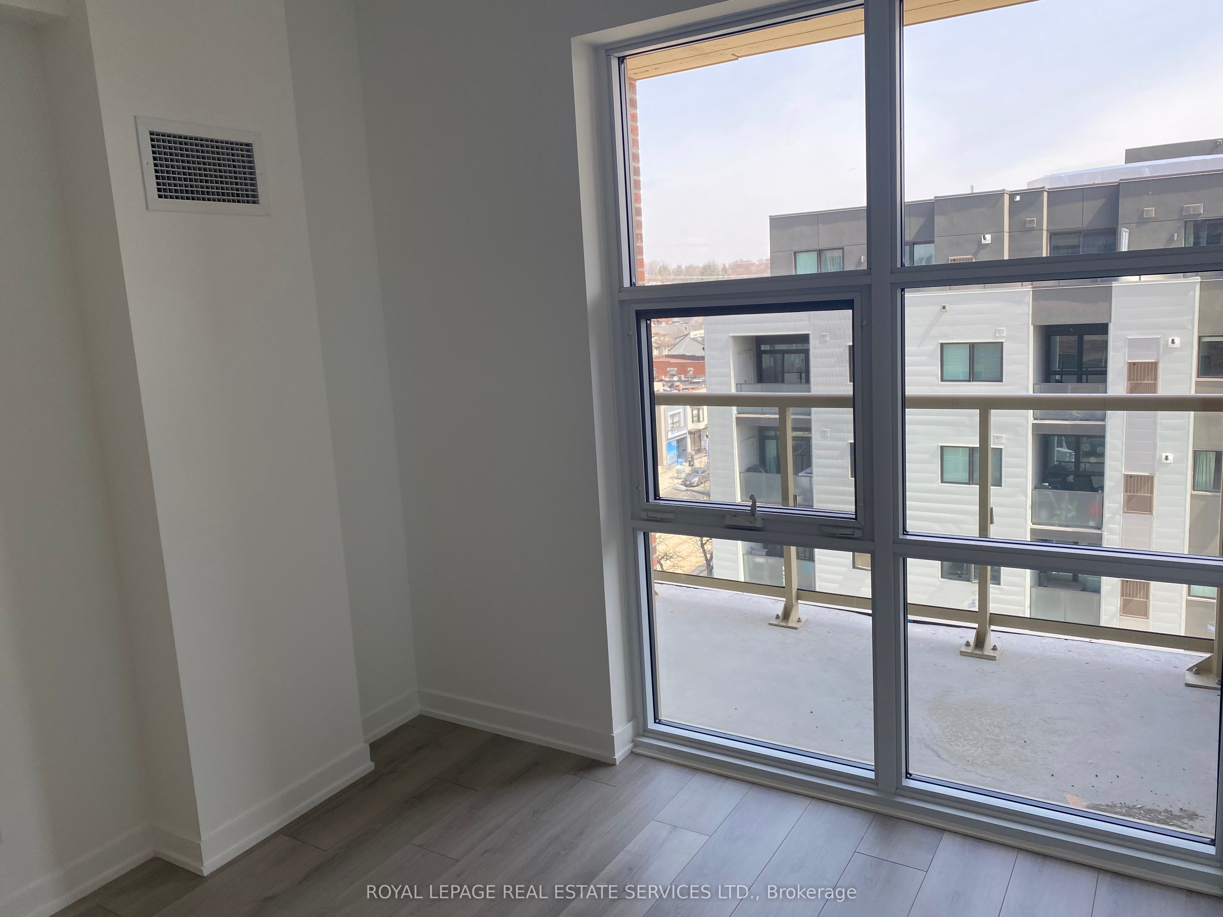 1787 St Clair Avenue W 621 Property Photo 11
