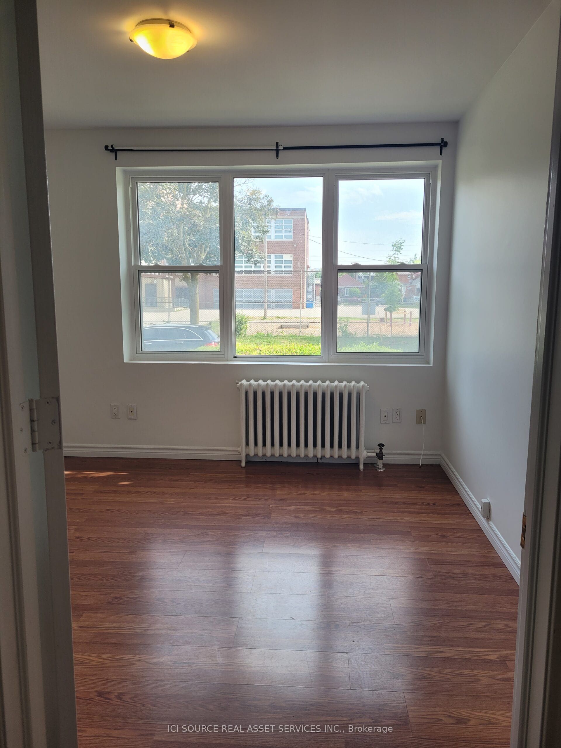 44 Bartonville Avenue W 1 Property Photo 5