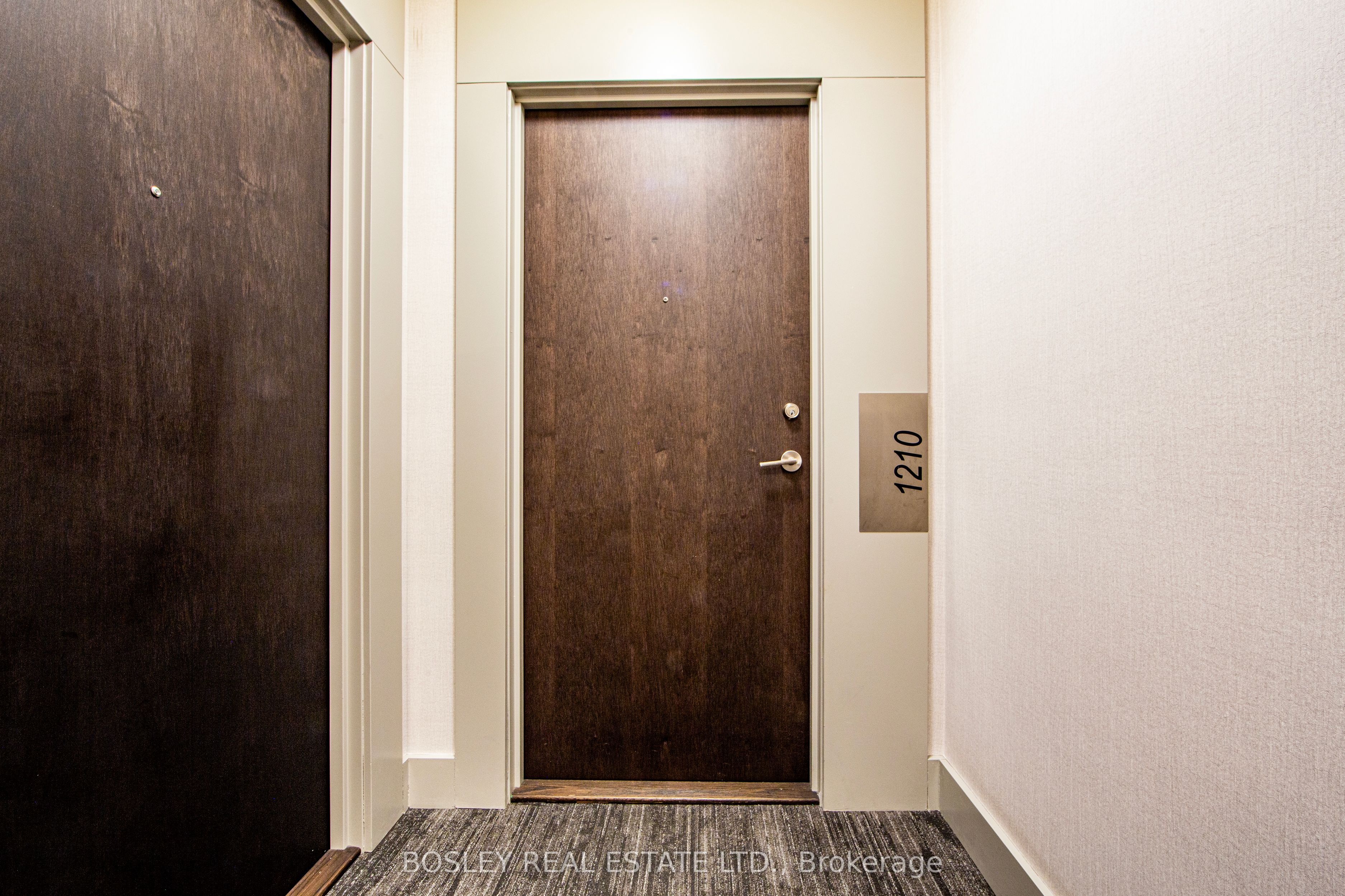#1210 - 10 Park Lawn Road Property Photo 2