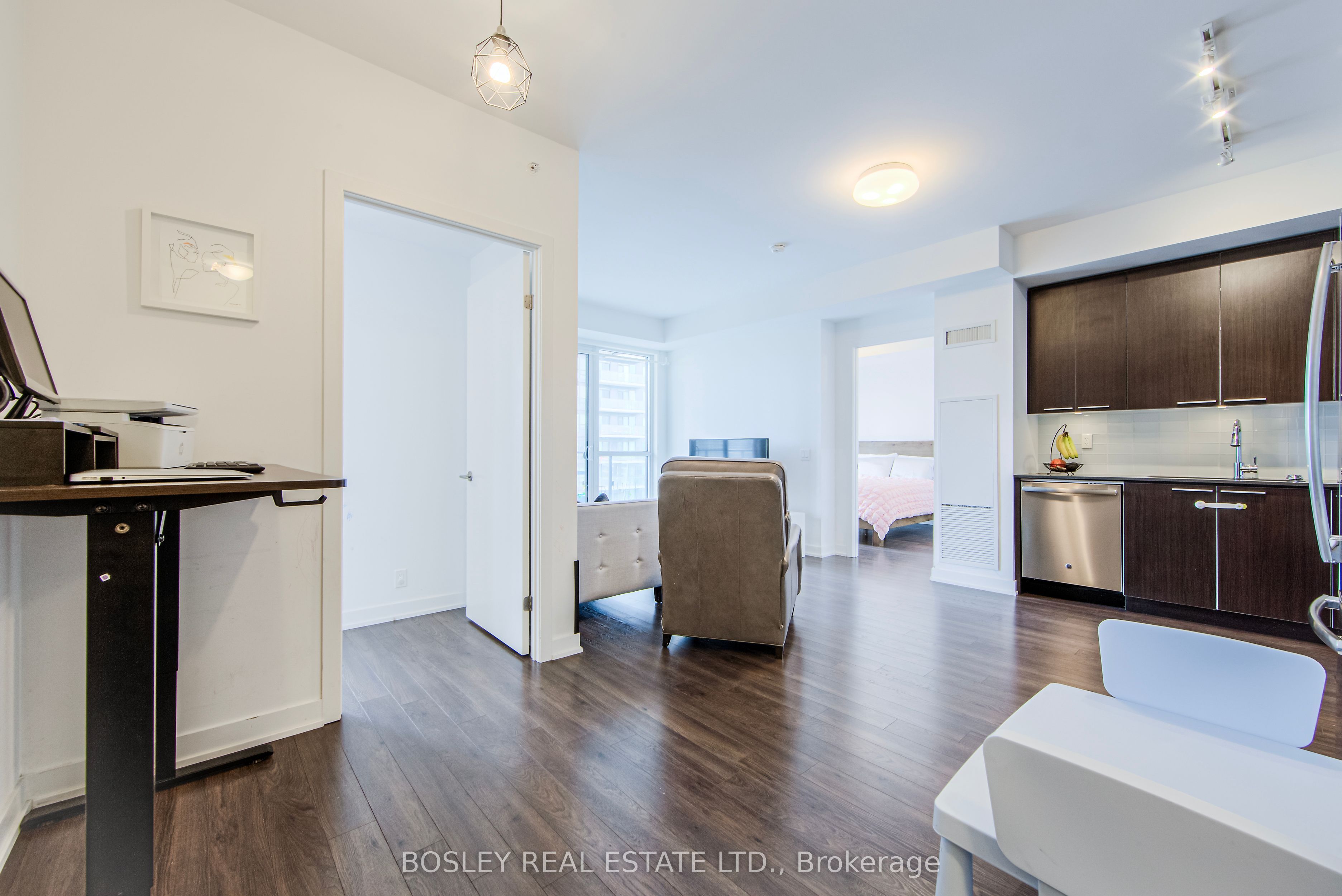 #1210 - 10 Park Lawn Road Property Photo 8