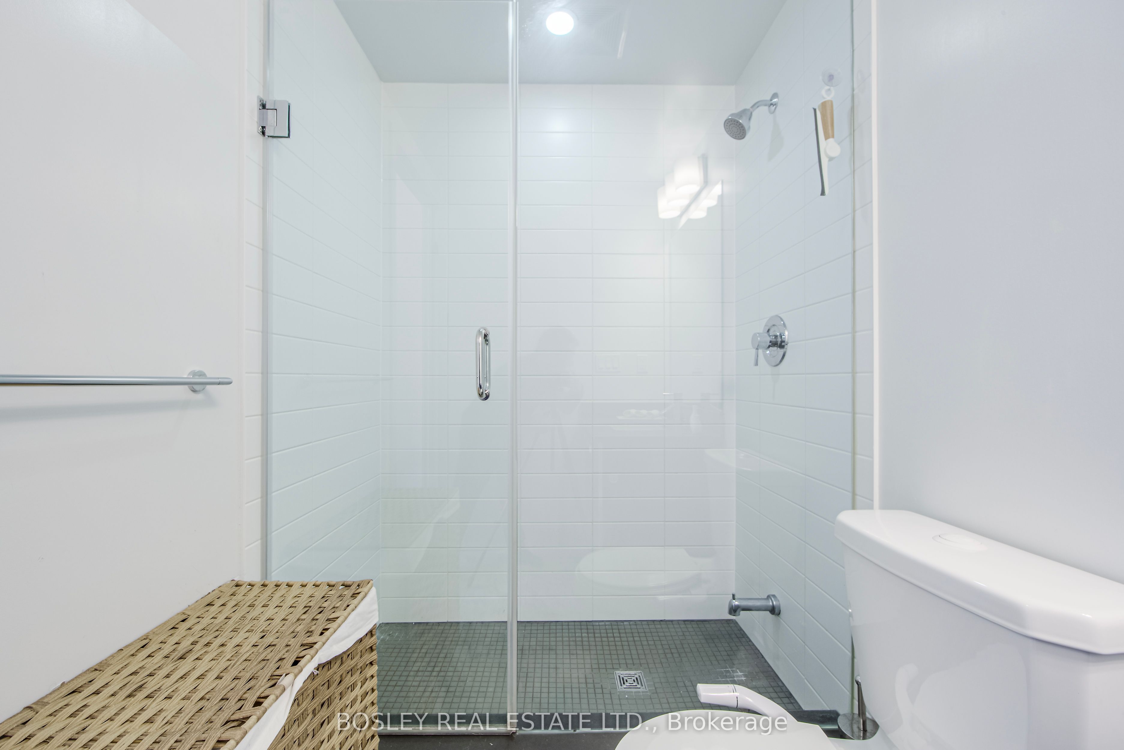 #1210 - 10 Park Lawn Road Property Photo 16
