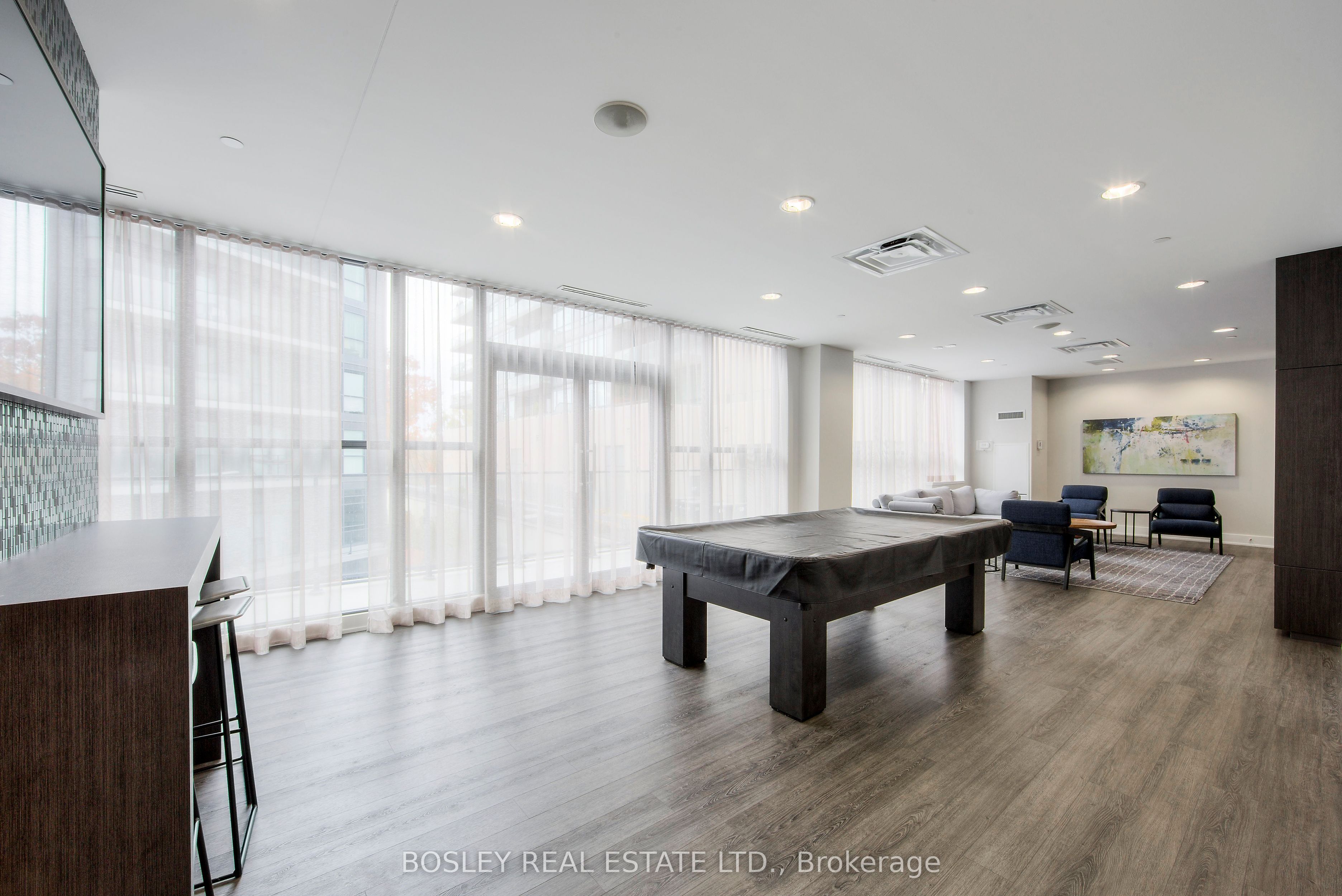 #1210 - 10 Park Lawn Road Property Photo 35
