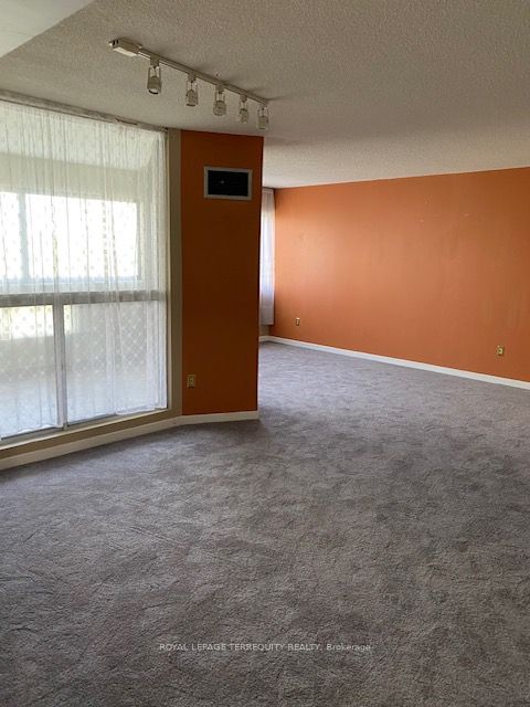 #604 - 50 Elm Drive Property Photo 11