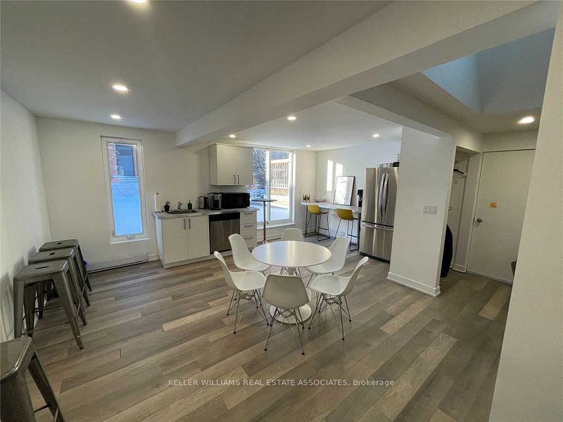 #second Floor - 82 Lakeshore Road Property Photo 6